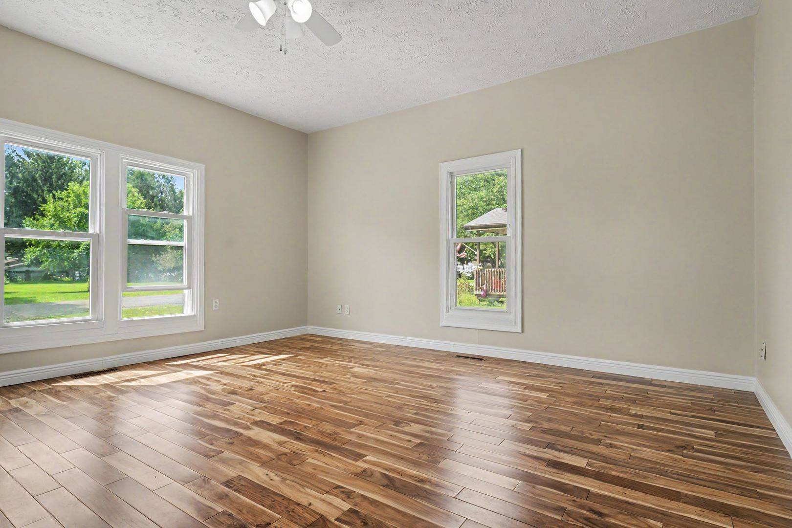 409 W Carter ST, Stanford, IL 61774