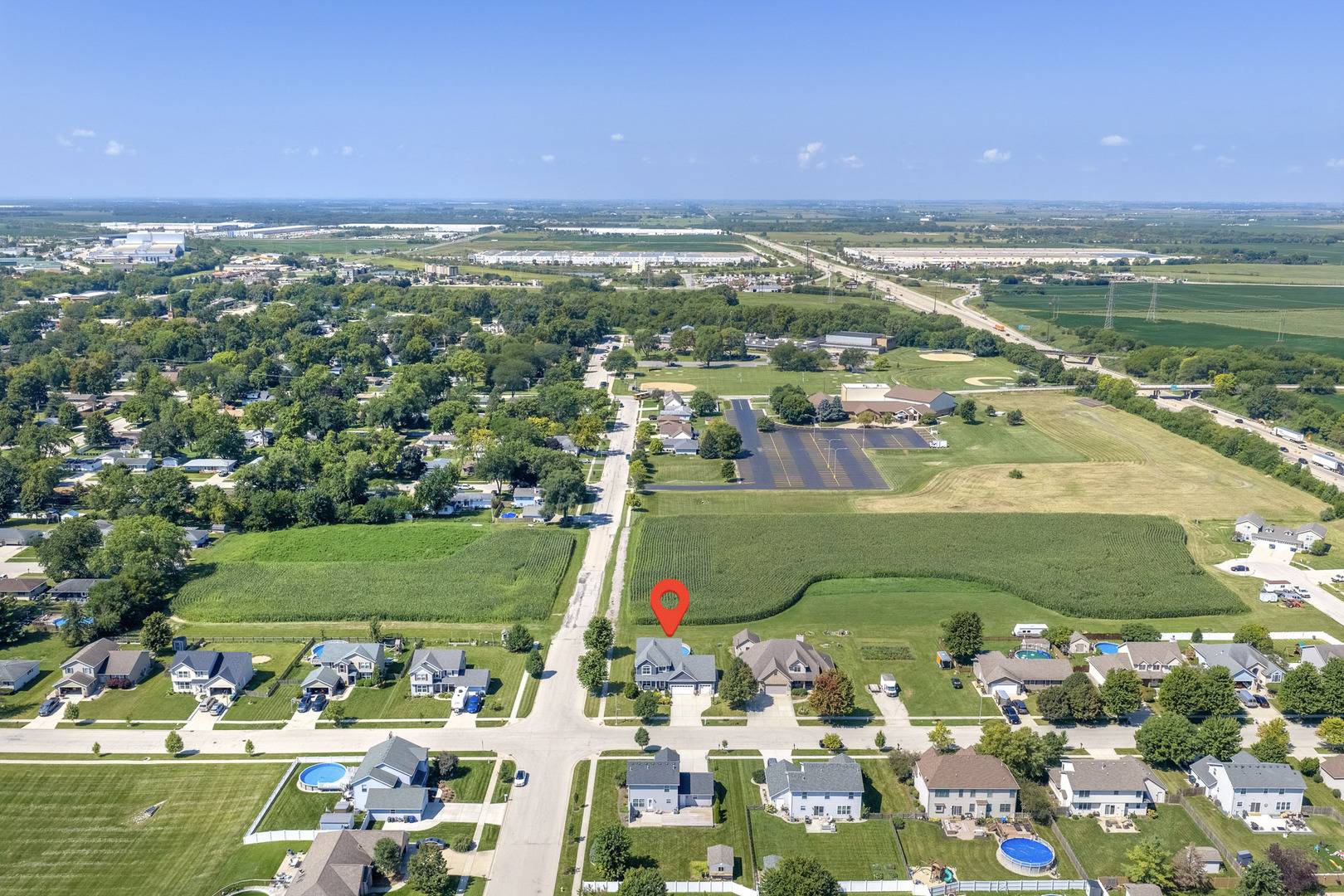 301 Arrowhead DR, Minooka, IL 60447