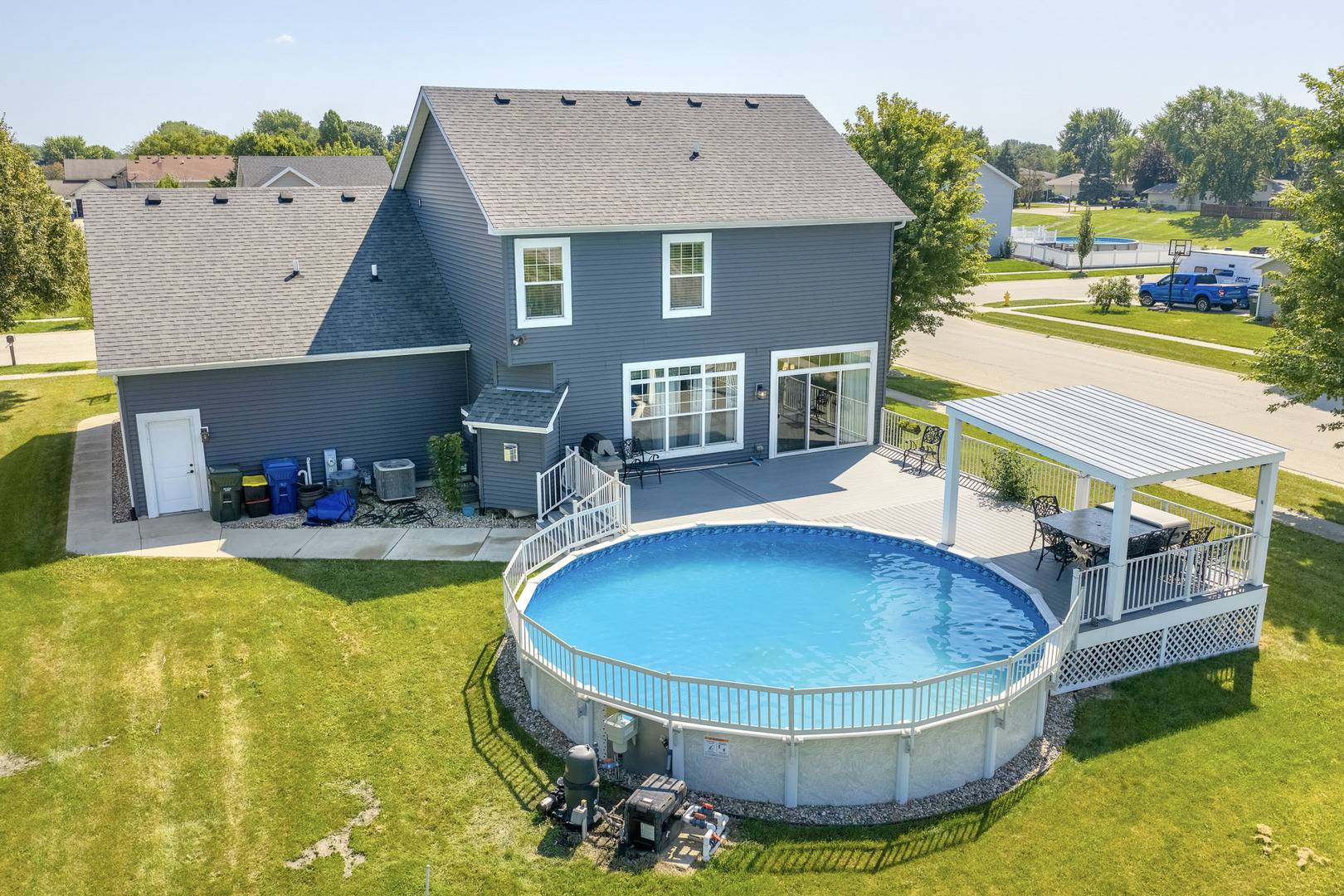 301 Arrowhead DR, Minooka, IL 60447