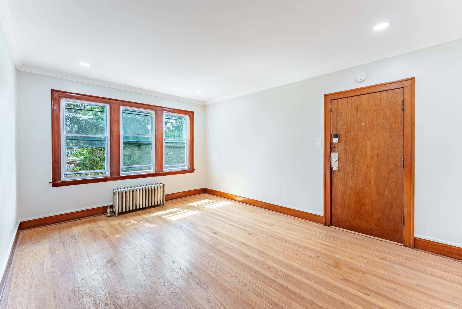2551 N Lockwood AVE #B3, Chicago, IL 60639
