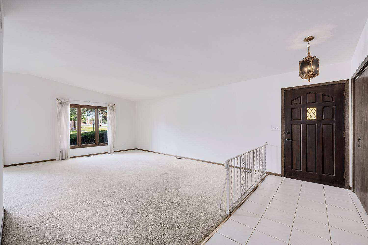 3N565 Crown RD, Elmhurst, IL 60126