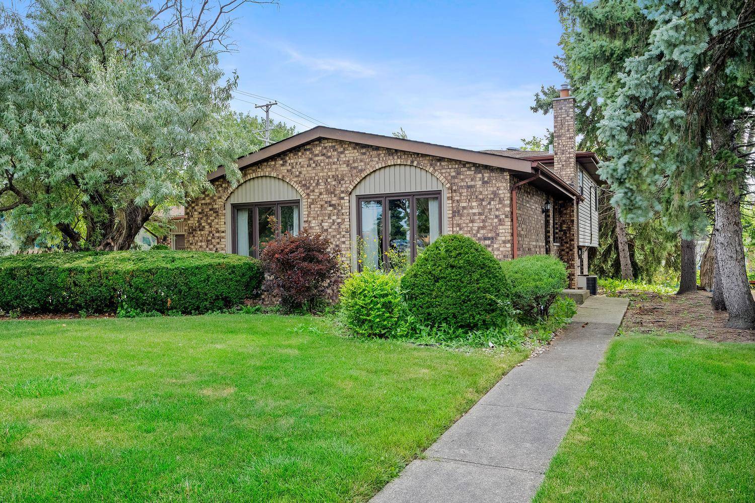 3N565 Crown RD, Elmhurst, IL 60126