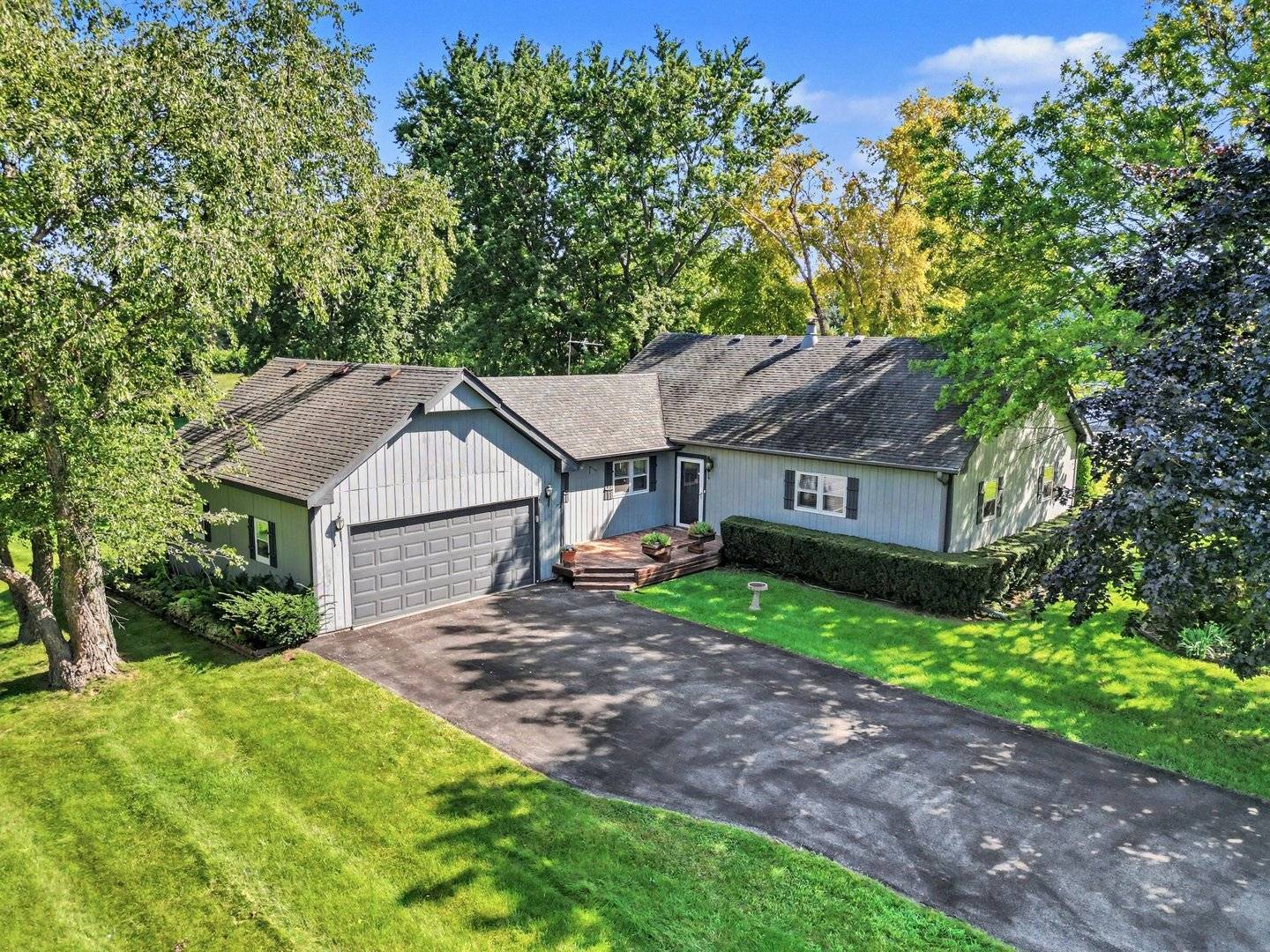 40W630 Atchison DR, Hampshire, IL 60140