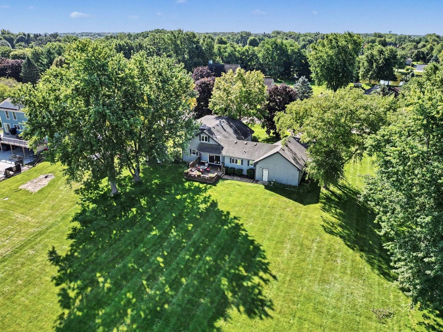 40W630 Atchison DR, Hampshire, IL 60140