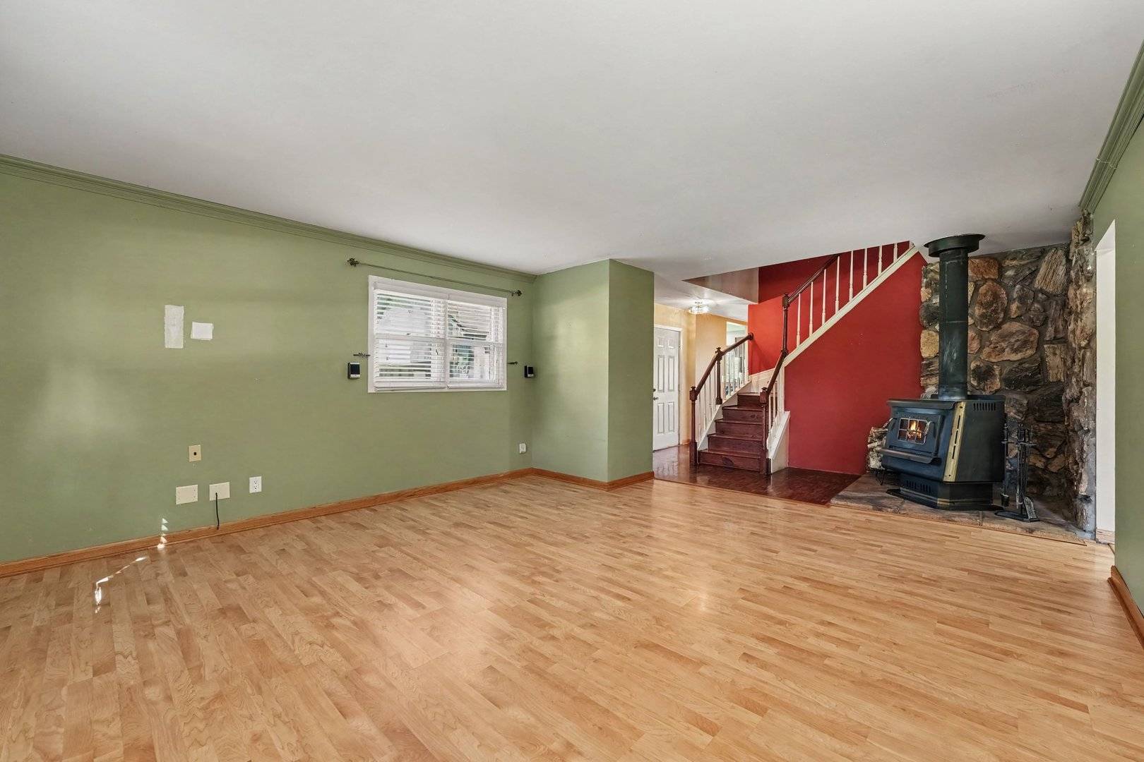 40W630 Atchison DR, Hampshire, IL 60140