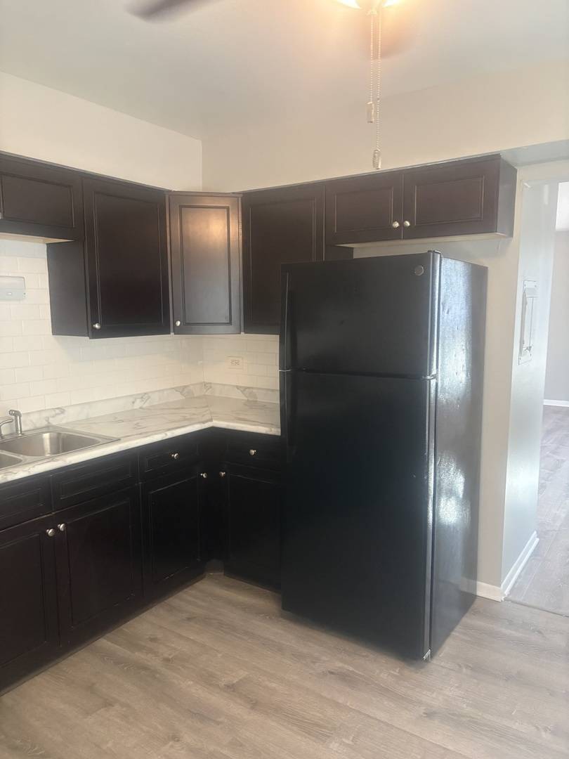 1340 N main ST #D11, Wheaton, IL 60187