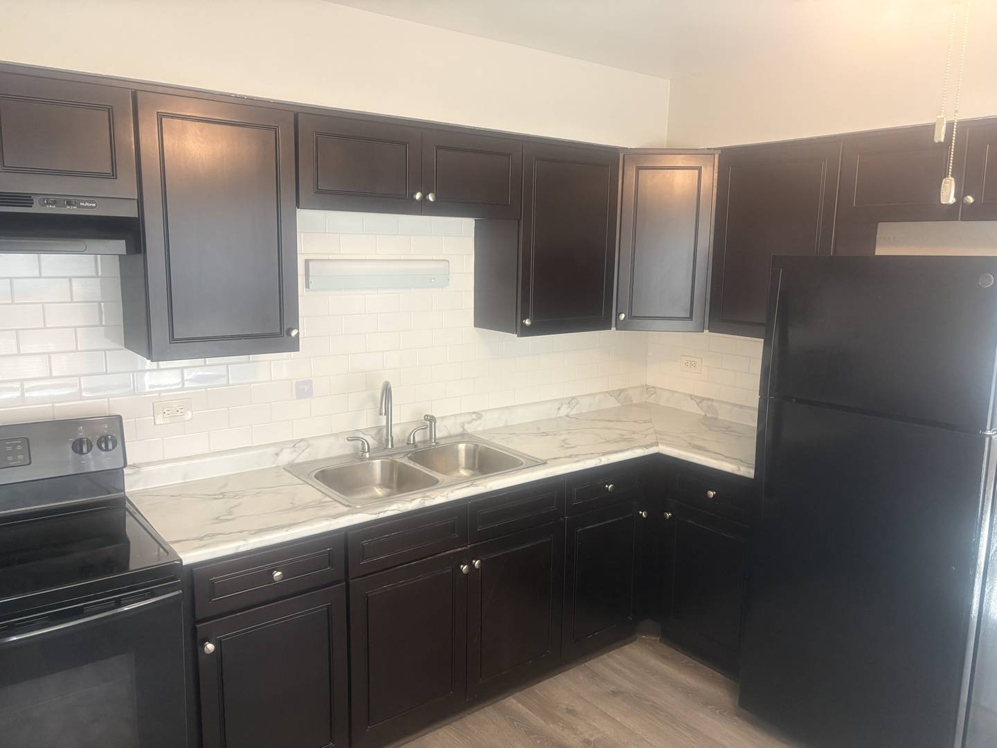 1340 N main ST #D11, Wheaton, IL 60187