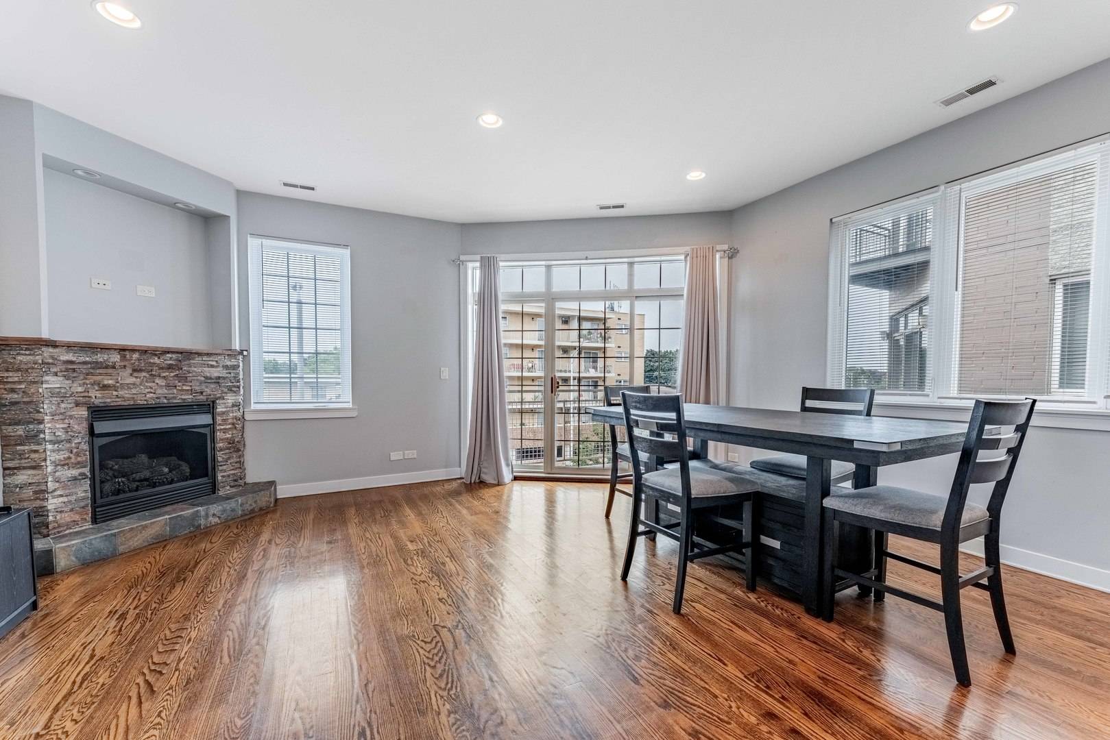 7930 W Grand AVE #3W, Elmwood Park, IL 60707