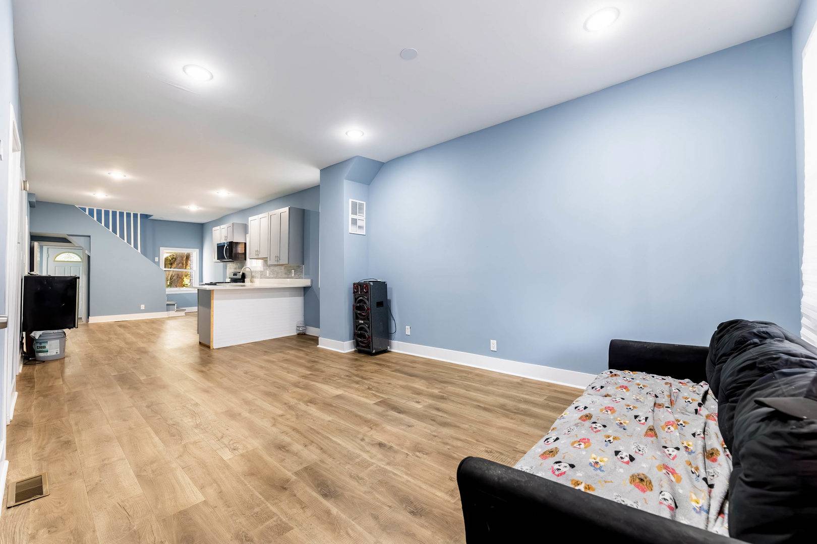 8333 S Baltimore AVE, Chicago, IL 60617