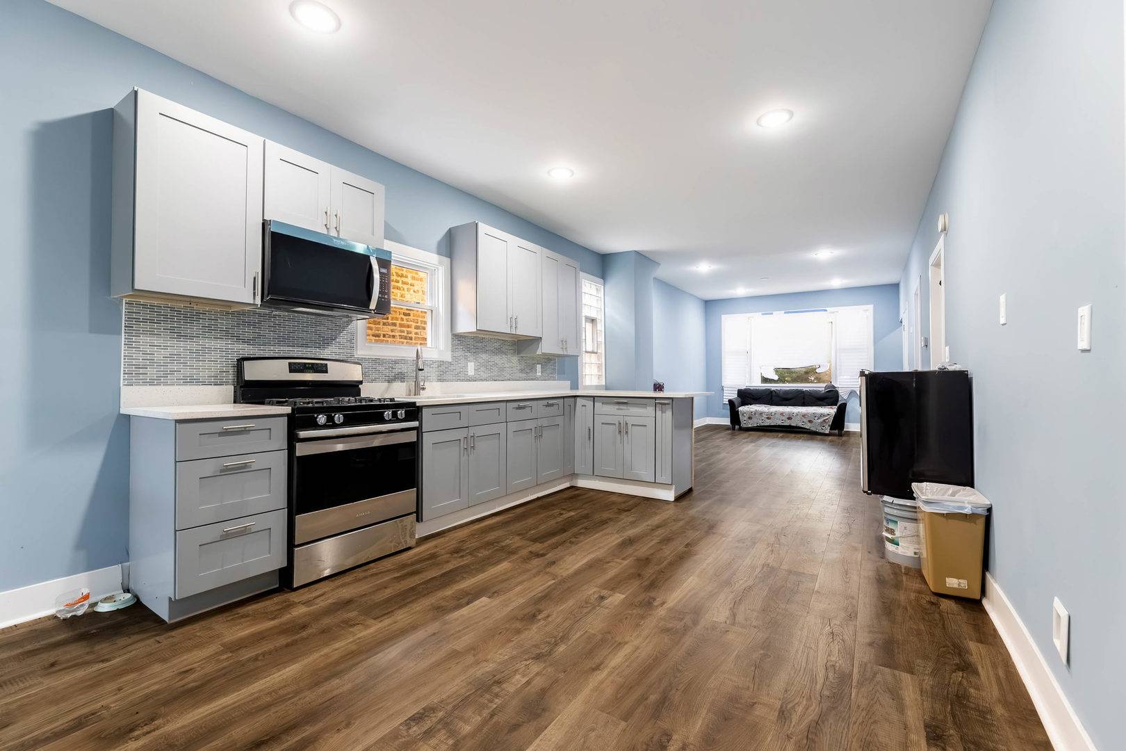 8333 S Baltimore AVE, Chicago, IL 60617