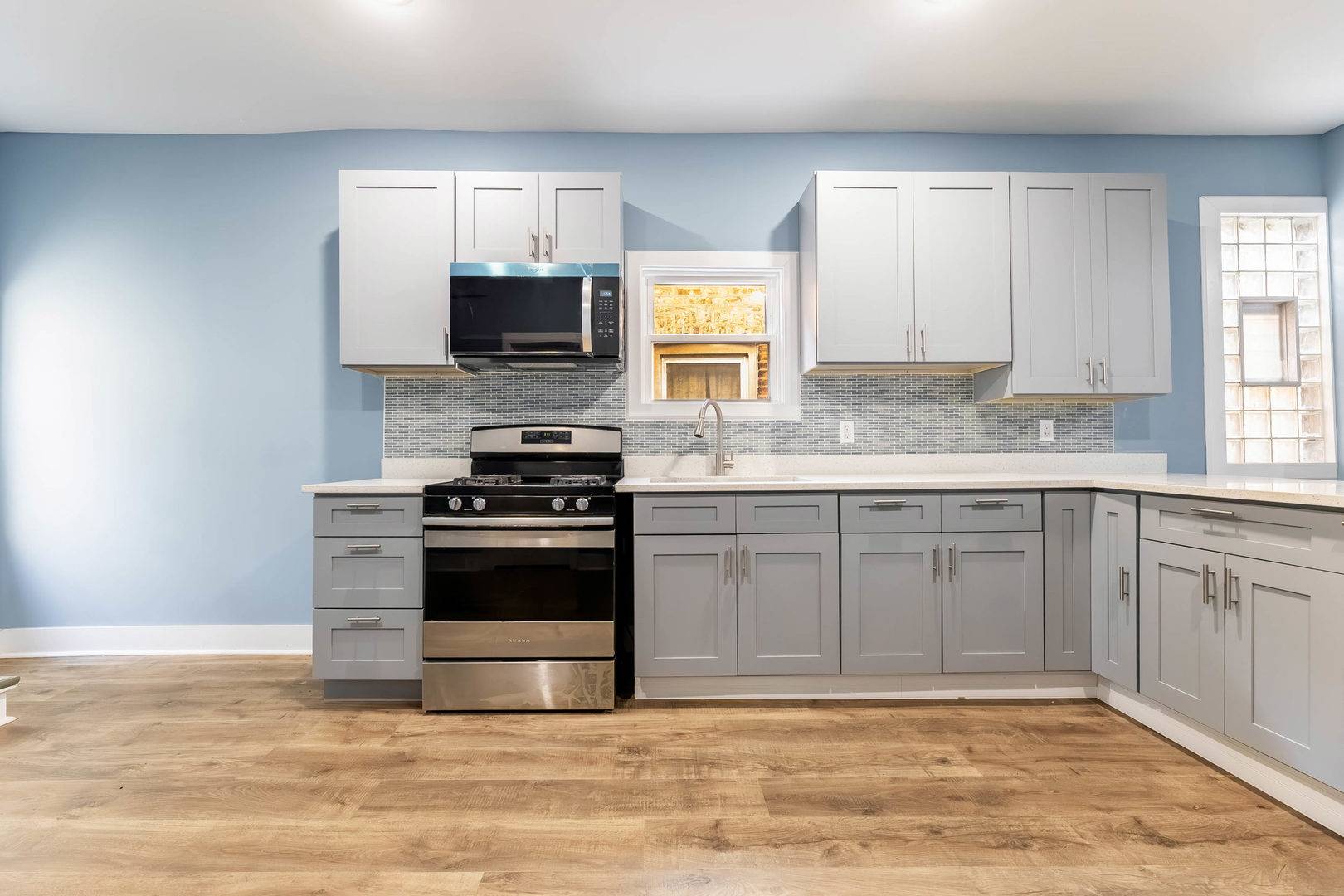 8333 S Baltimore AVE, Chicago, IL 60617