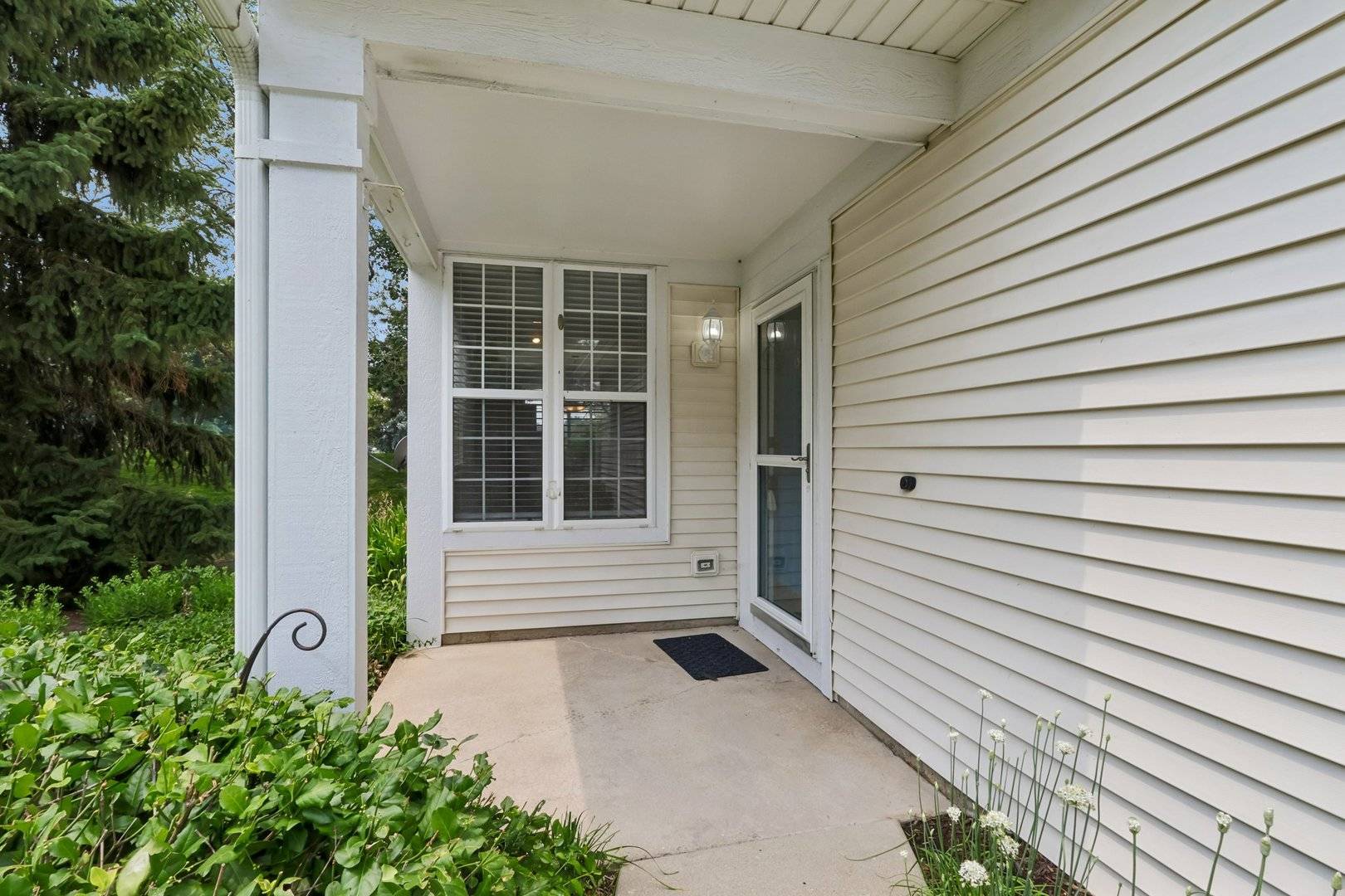 2986 Waters Edge CIR, Aurora, IL 60504