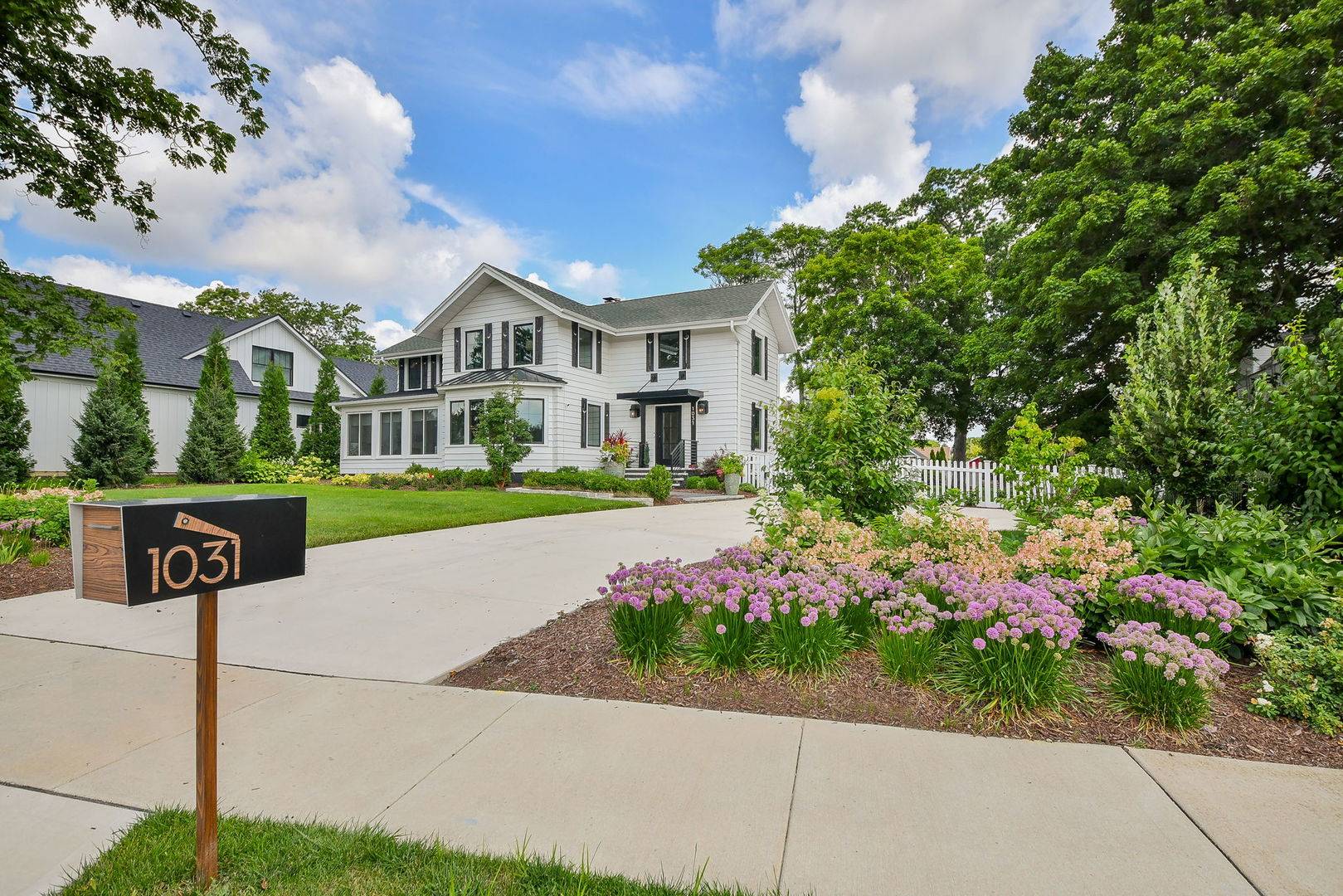 1031 E Bauer RD, Naperville, IL 60563