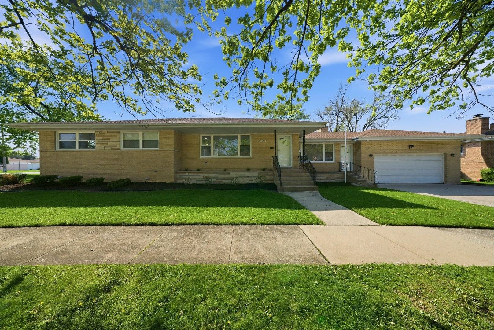16560 Greenwood AVE, South Holland, IL 60473