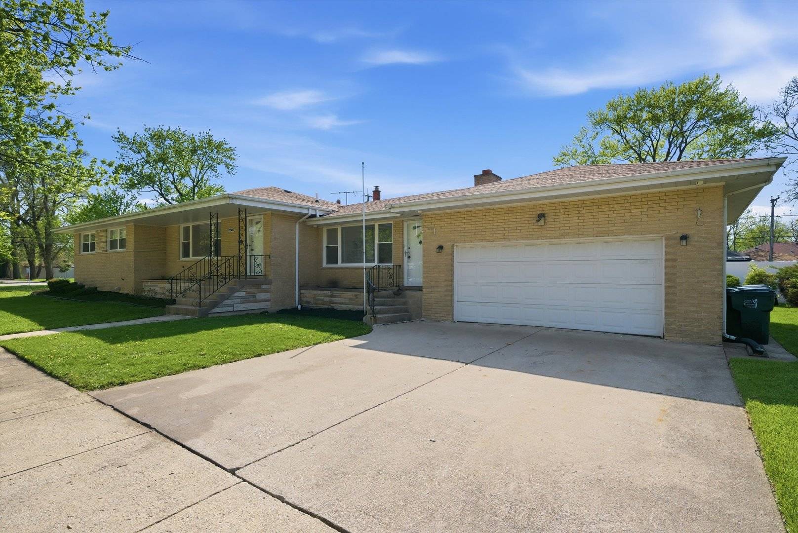 16560 Greenwood AVE, South Holland, IL 60473