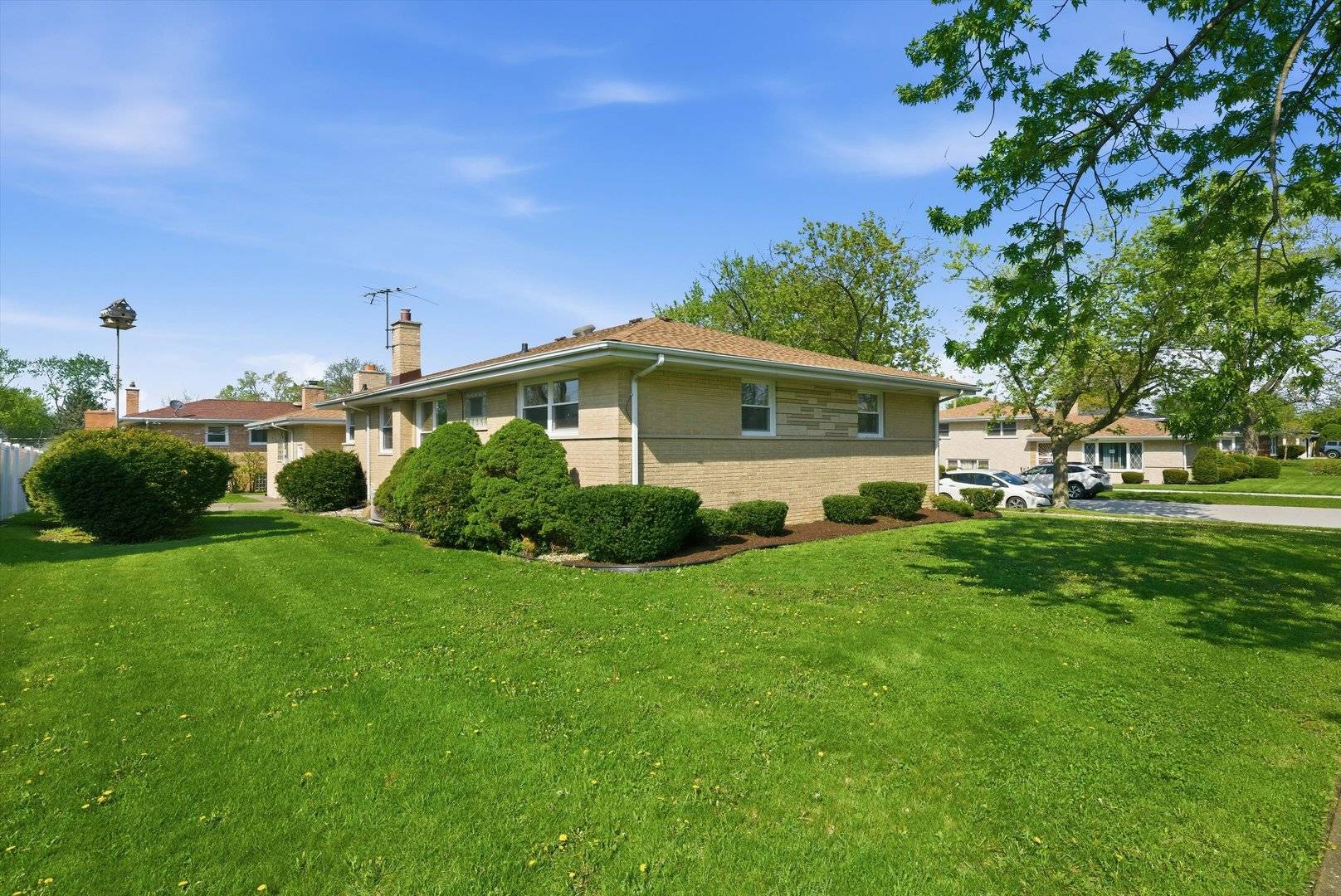 16560 Greenwood AVE, South Holland, IL 60473