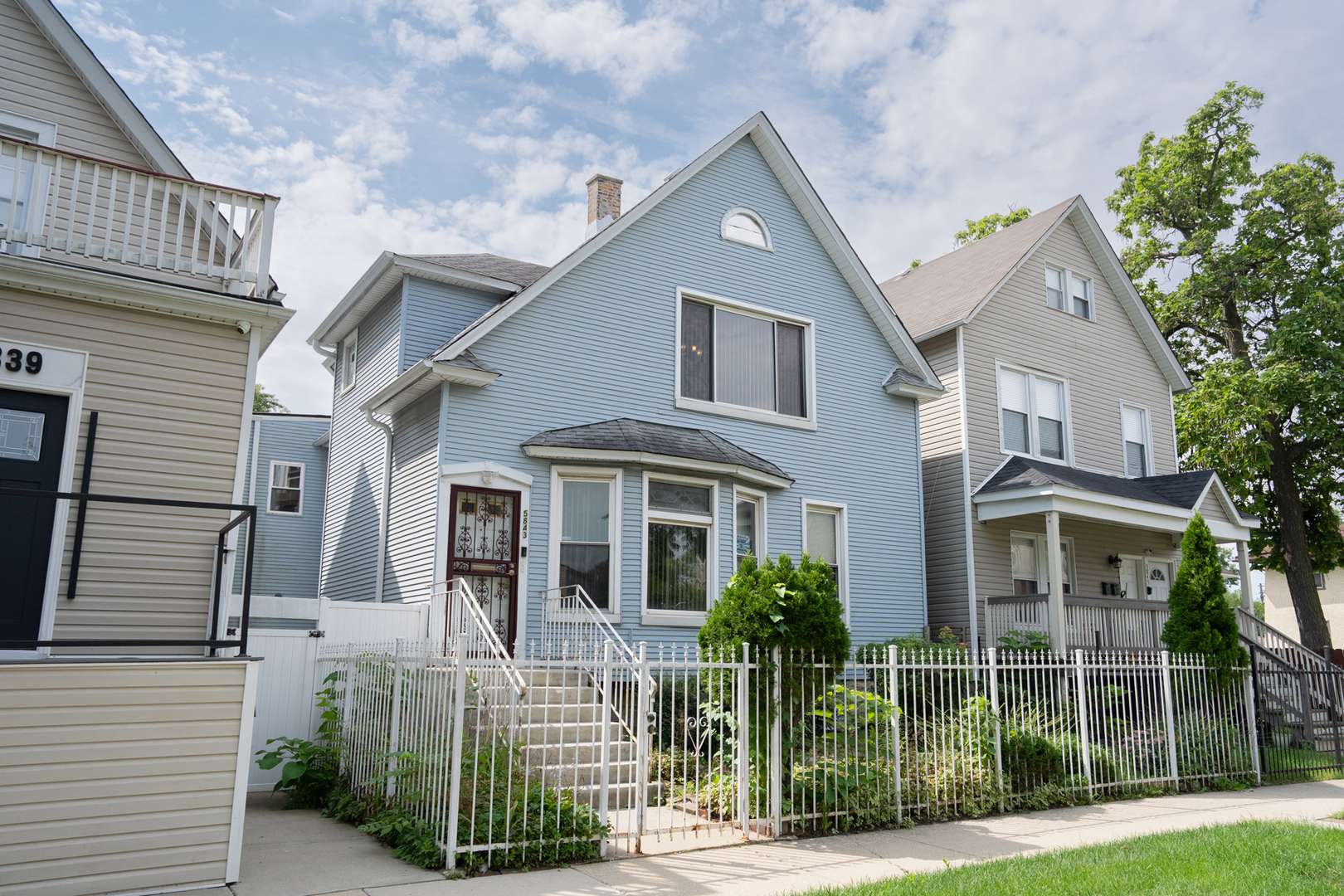 5843 W Iowa ST, Chicago, IL 60651