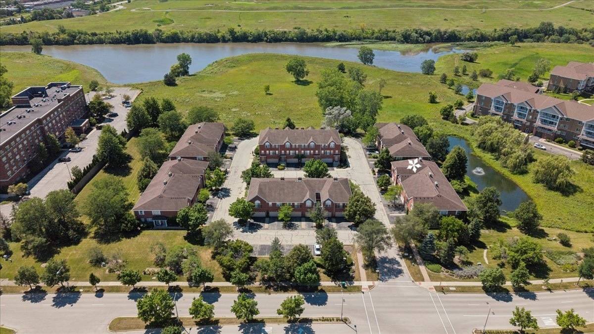 1116 KENSINGTON DR #1116, Northbrook, IL 60062