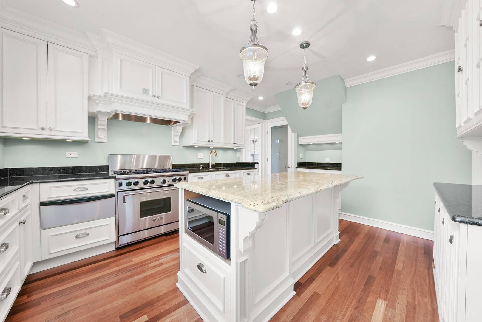 Address not disclosed, Chicago, IL 60611