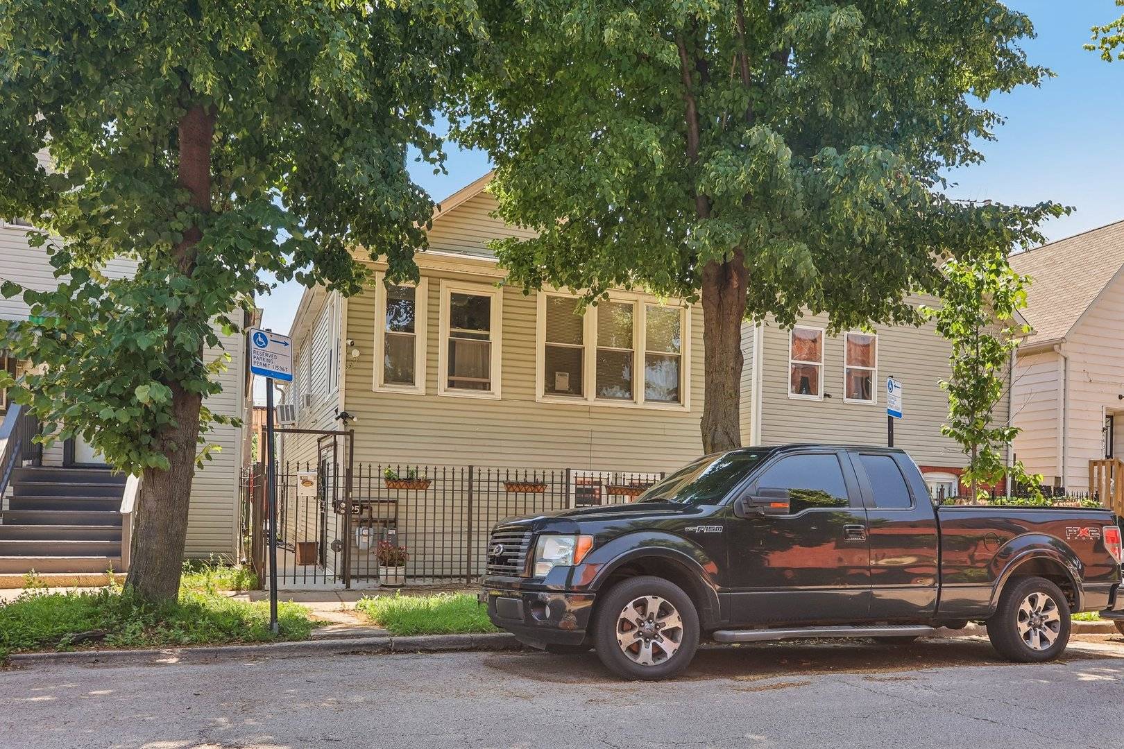 4425 W Carroll AVE, Chicago, IL 60624