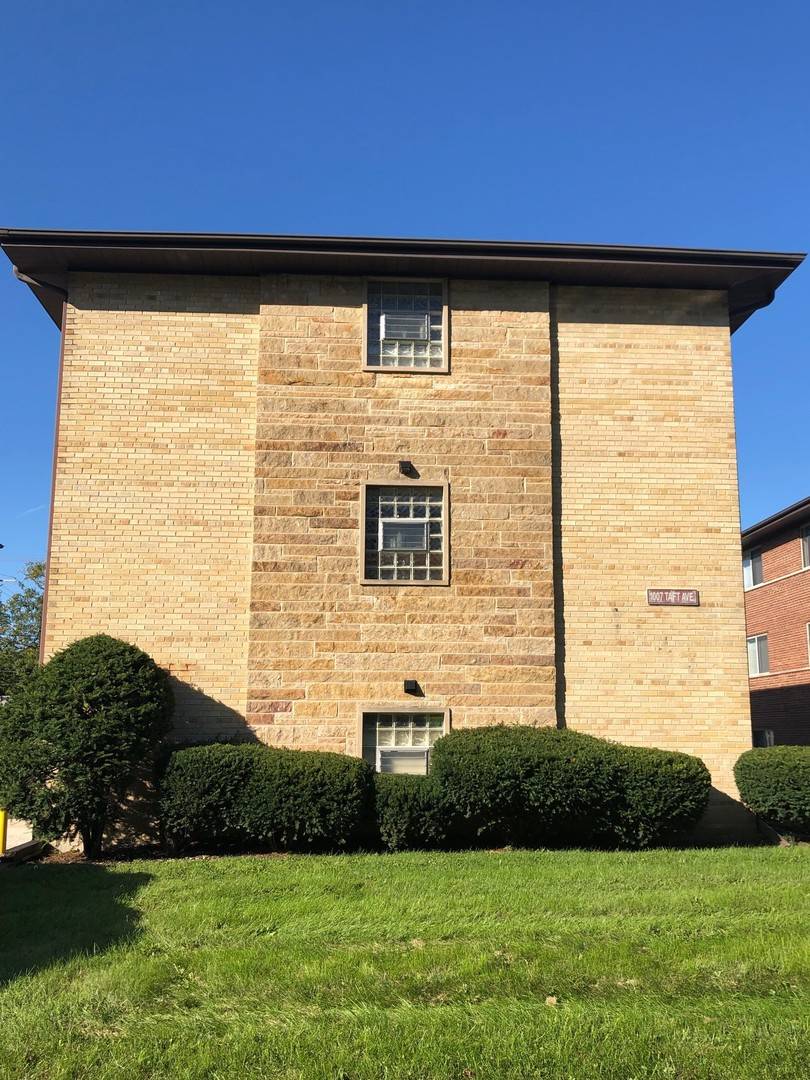 1003 TAFT AVE #2A, Wheaton, IL 60187