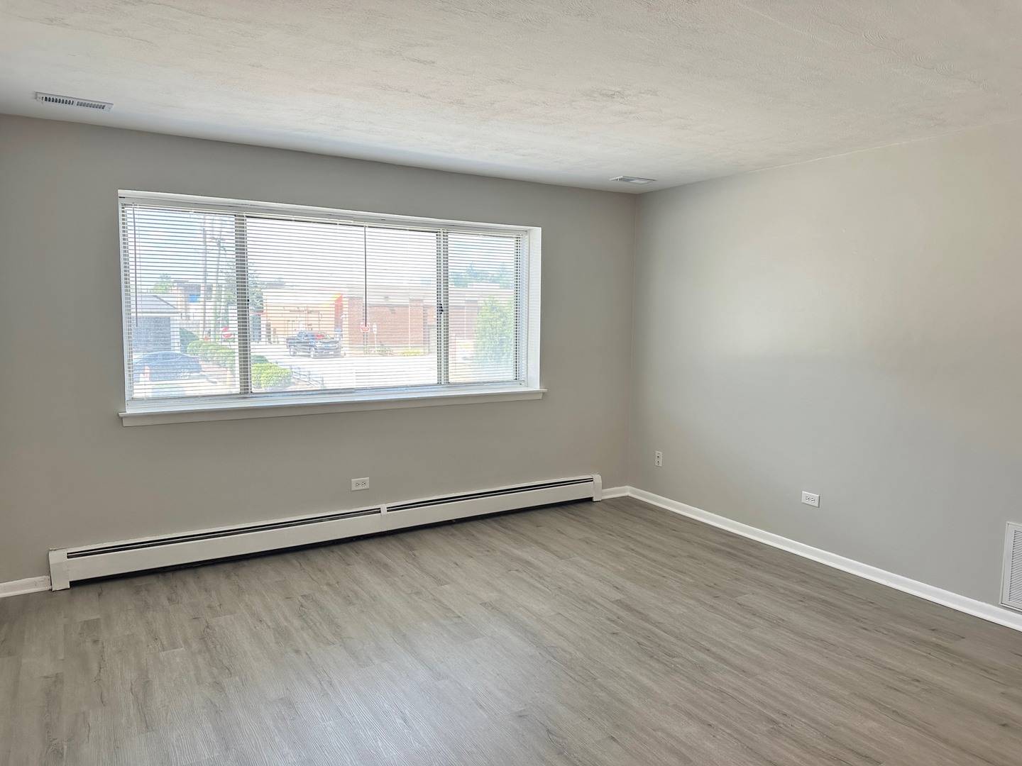 1003 TAFT AVE #2A, Wheaton, IL 60187