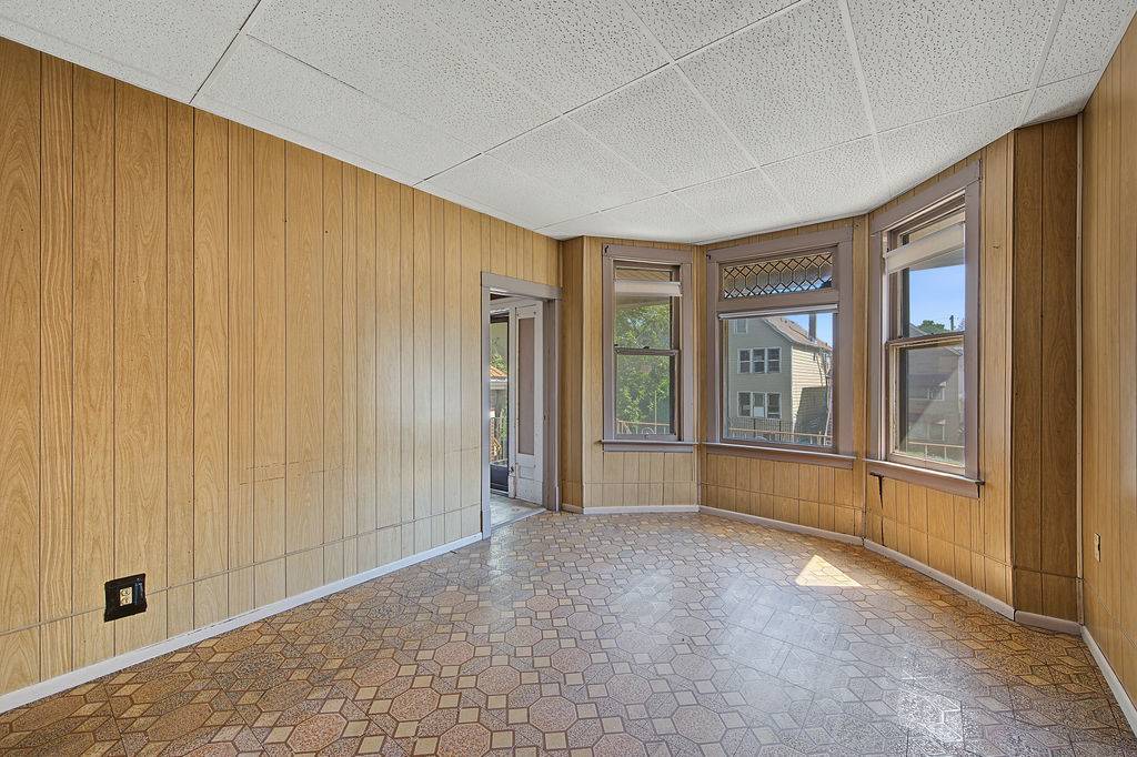 8534 S Muskegon AVE, Chicago, IL 60617