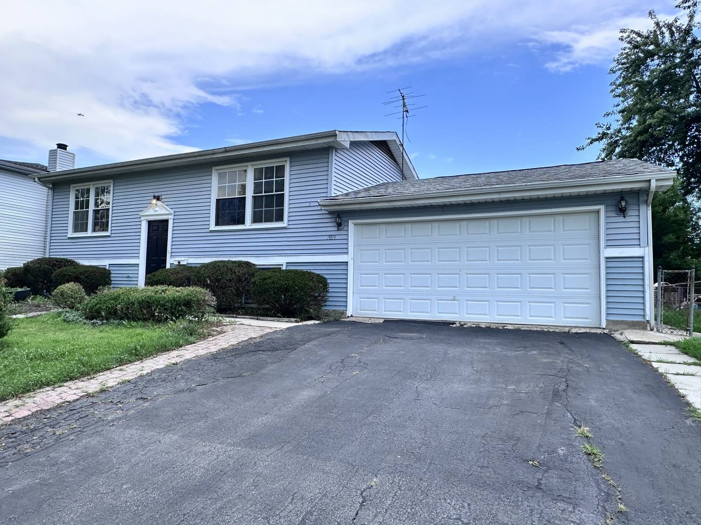 7019 Chestnut ST, Hanover Park, IL 60133