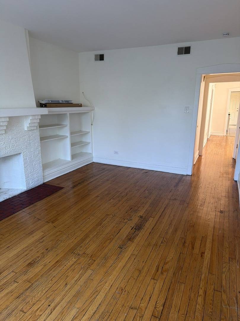 7741 S Yates BLVD #3, Chicago, IL 60649