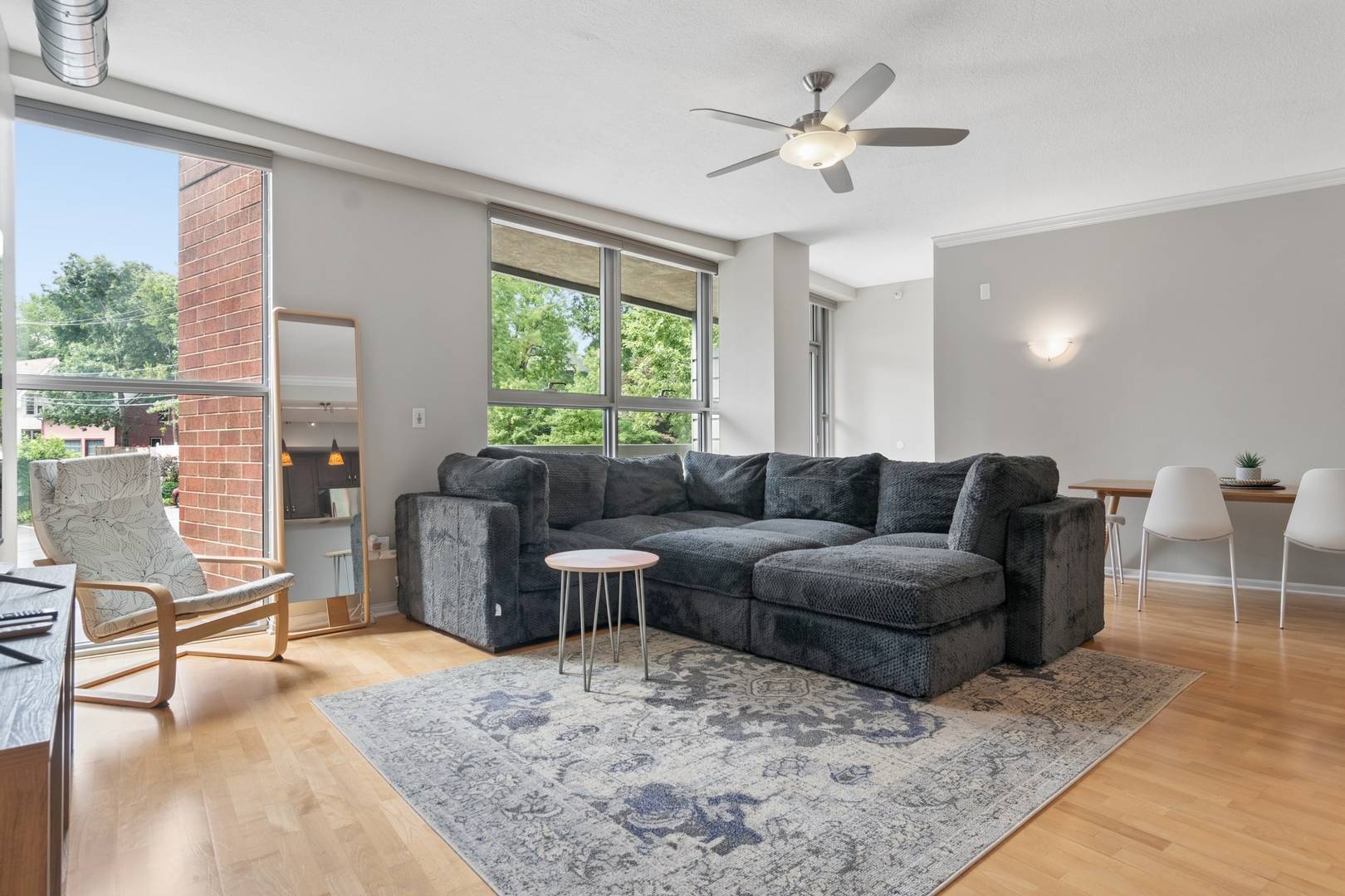 1228 Emerson ST #202, Evanston, IL 60201