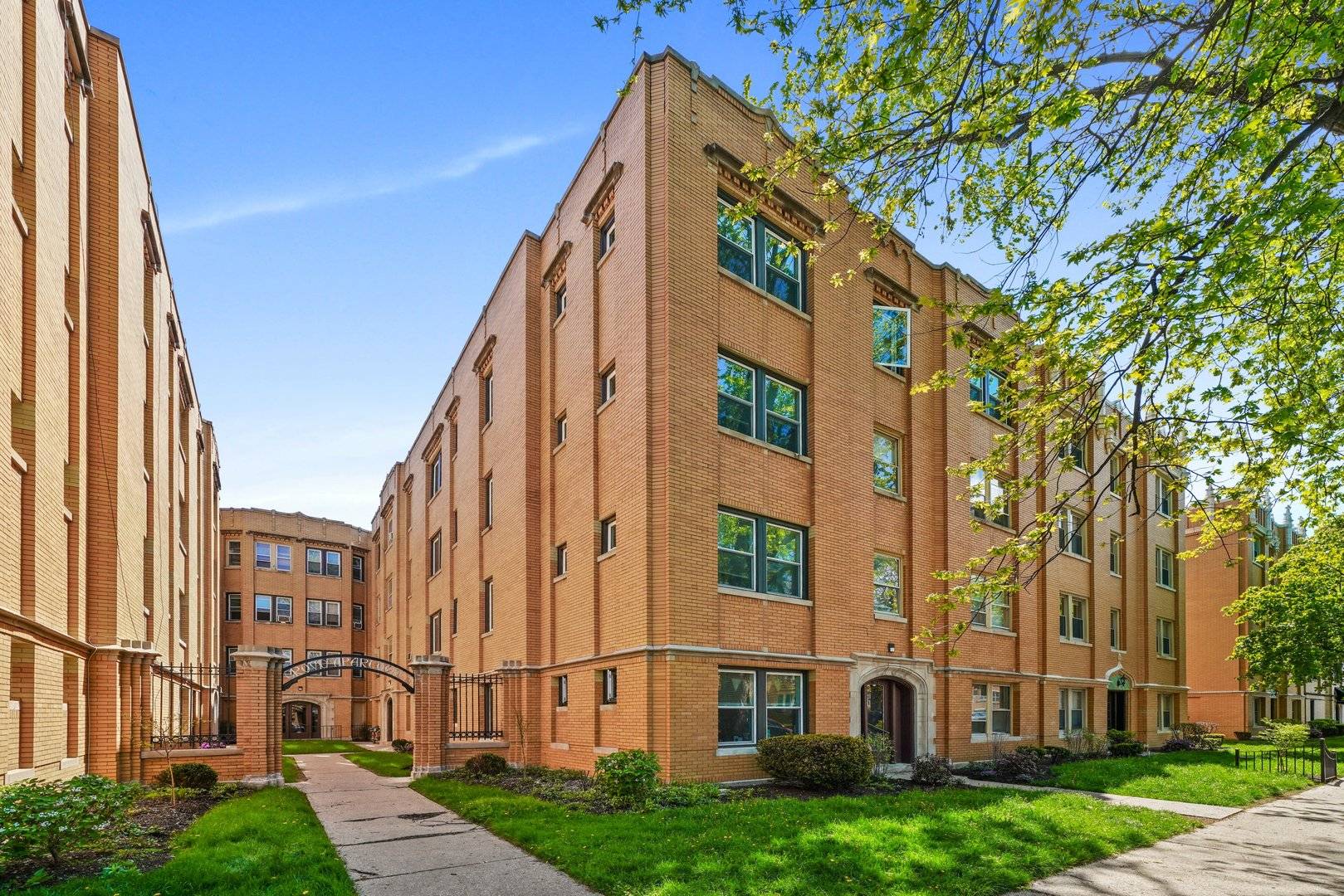 1919A Grove AVE #24, Berwyn, IL 60402