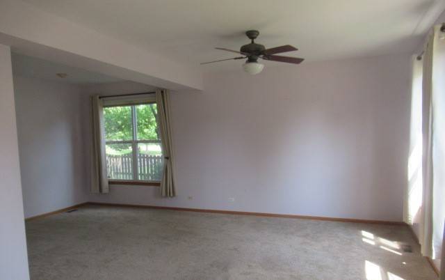 242 Berkshire LN, Sugar Grove, IL 60554