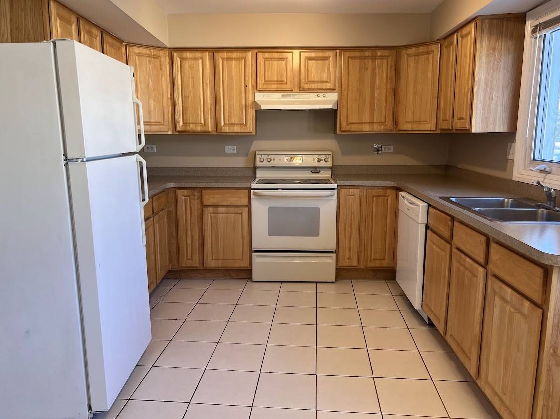 8616 W 95th PL #307, Hickory Hills, IL 60457