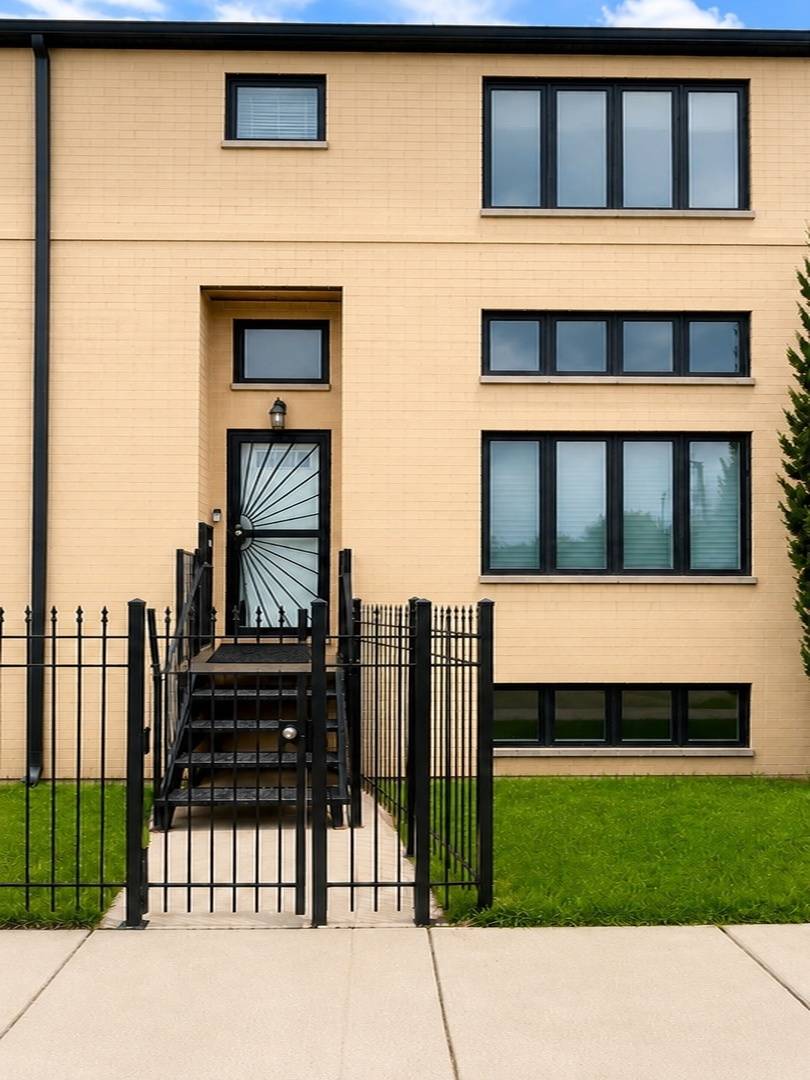 11501 S Vincennes AVE, Chicago, IL 60643