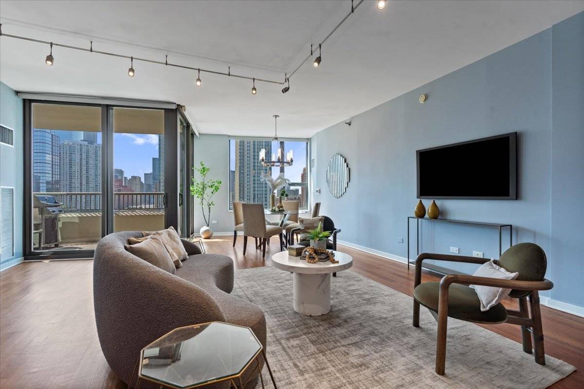501 N Clinton ST #1304, Chicago, IL 60654