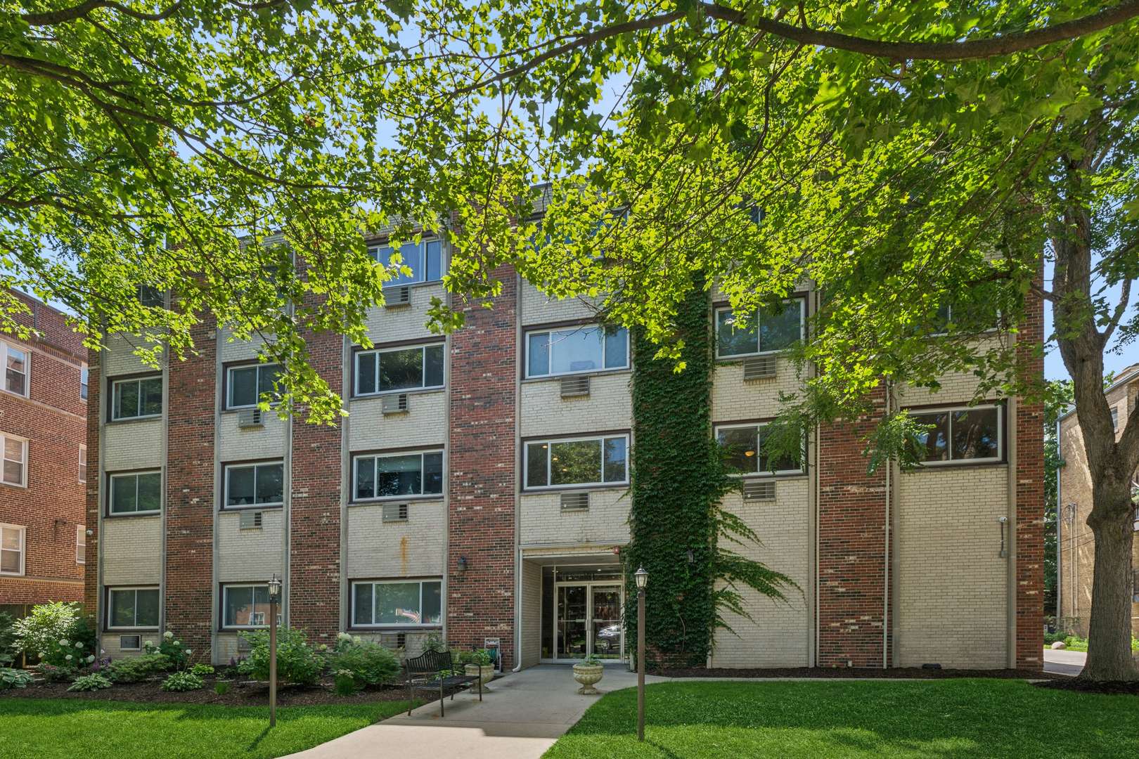 1234 Elmwood AVE #2F, Evanston, IL 60202