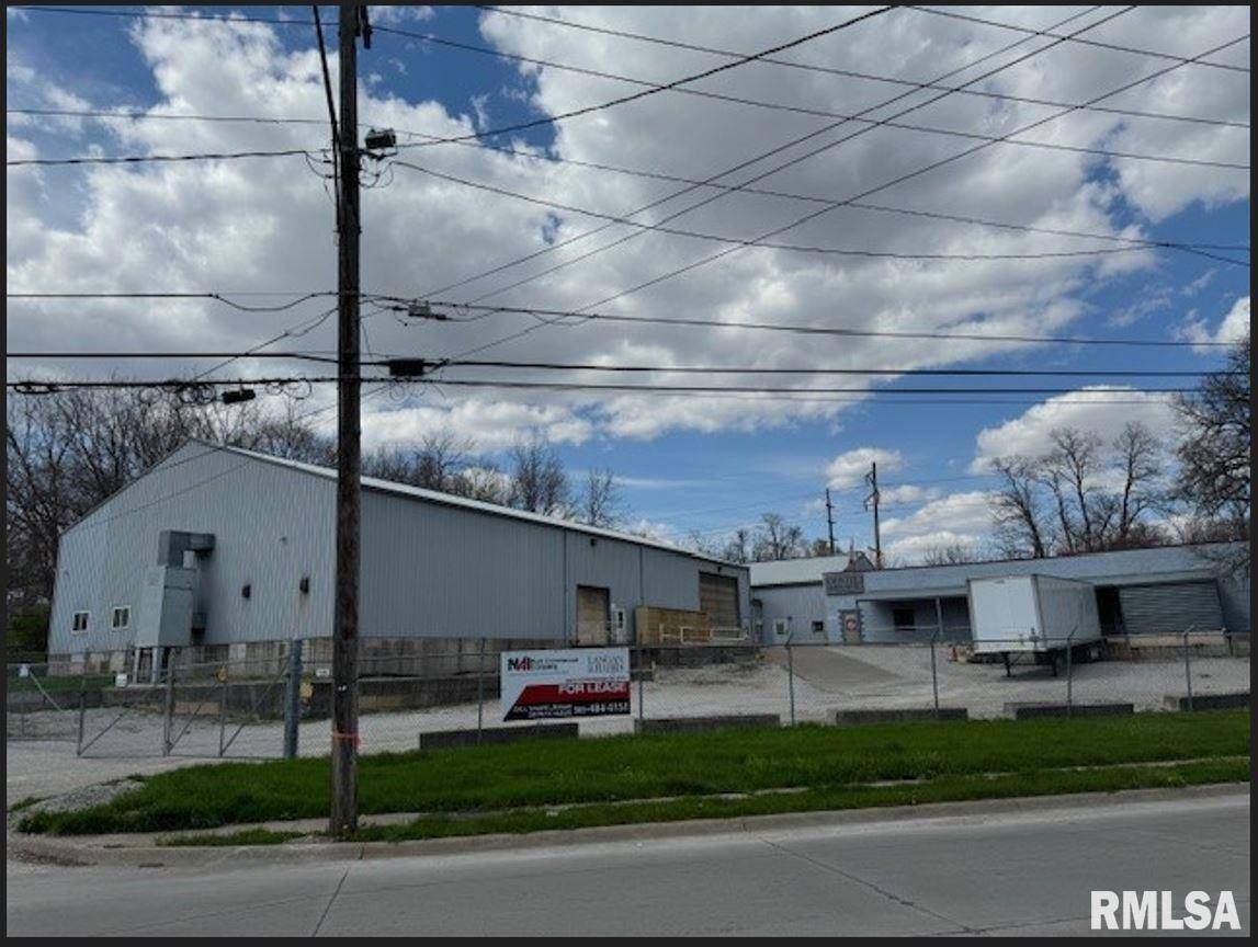 2902 INDIAN RD, Davenport, IA 52802