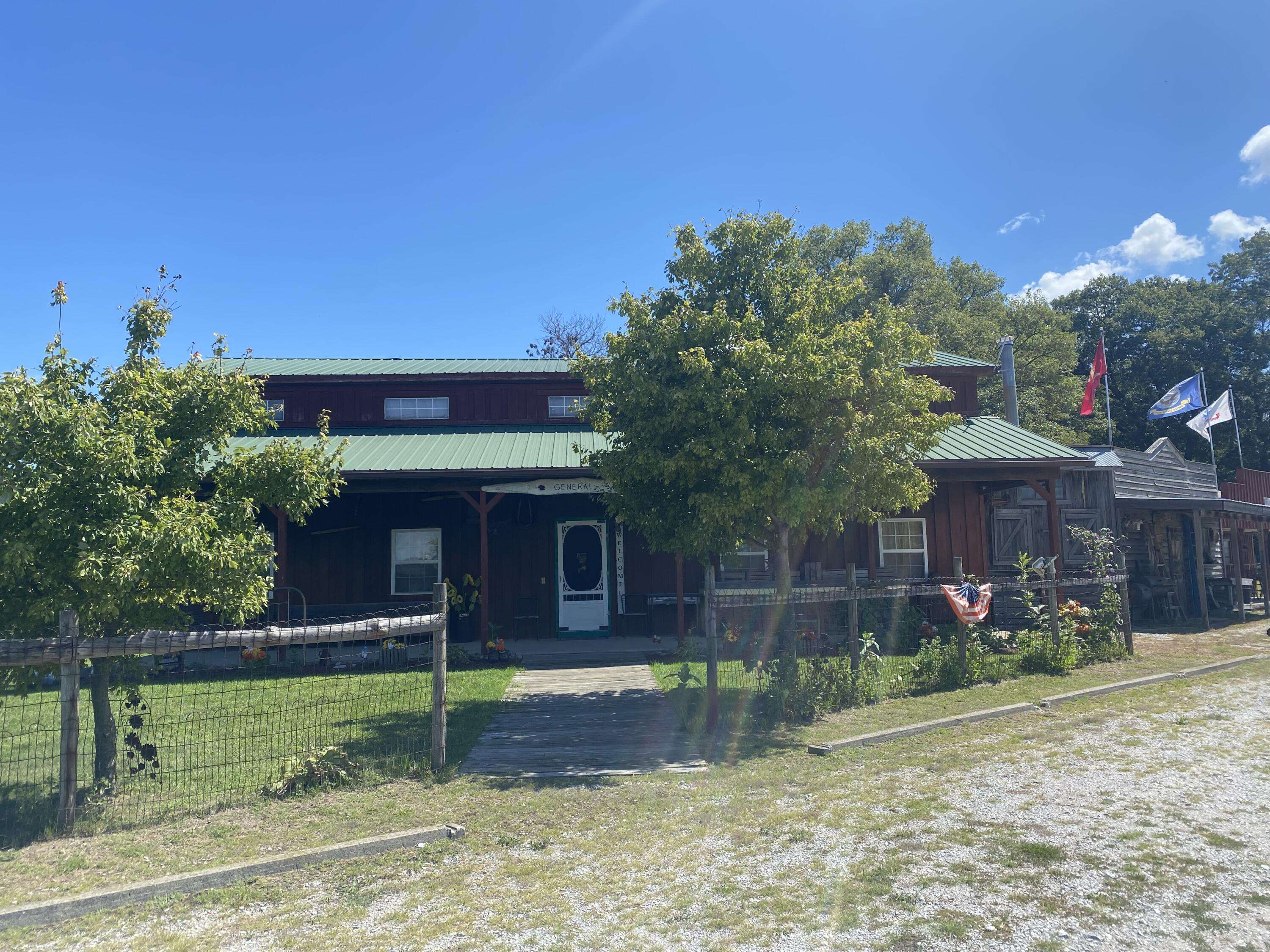 9860 Us-421, Francesville, IN 47946