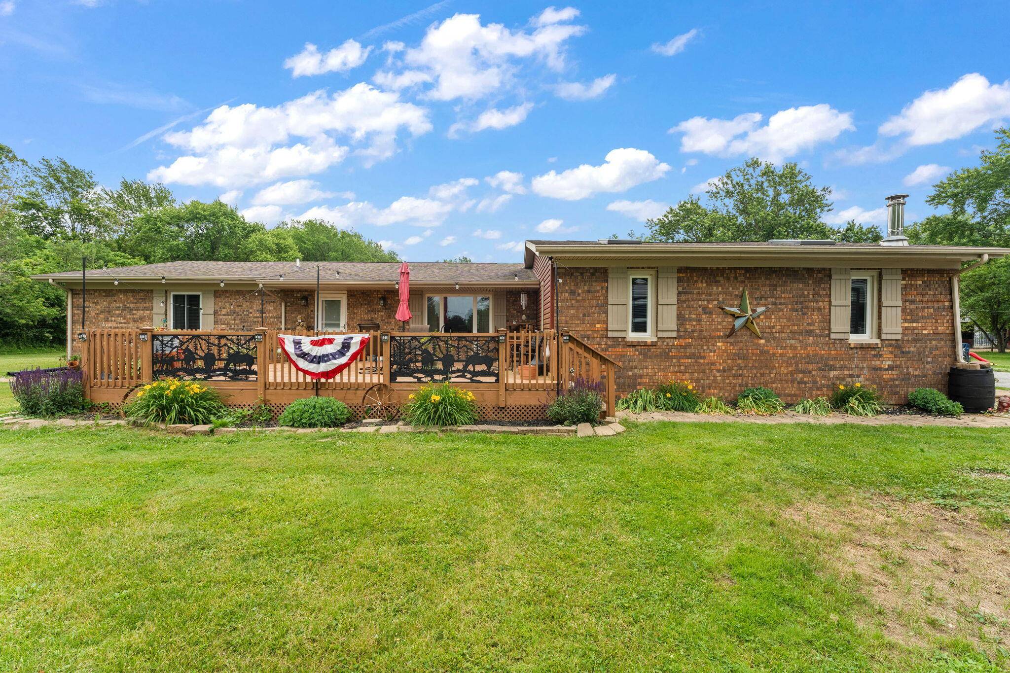 665 N 700 W, Hobart, IN 46342