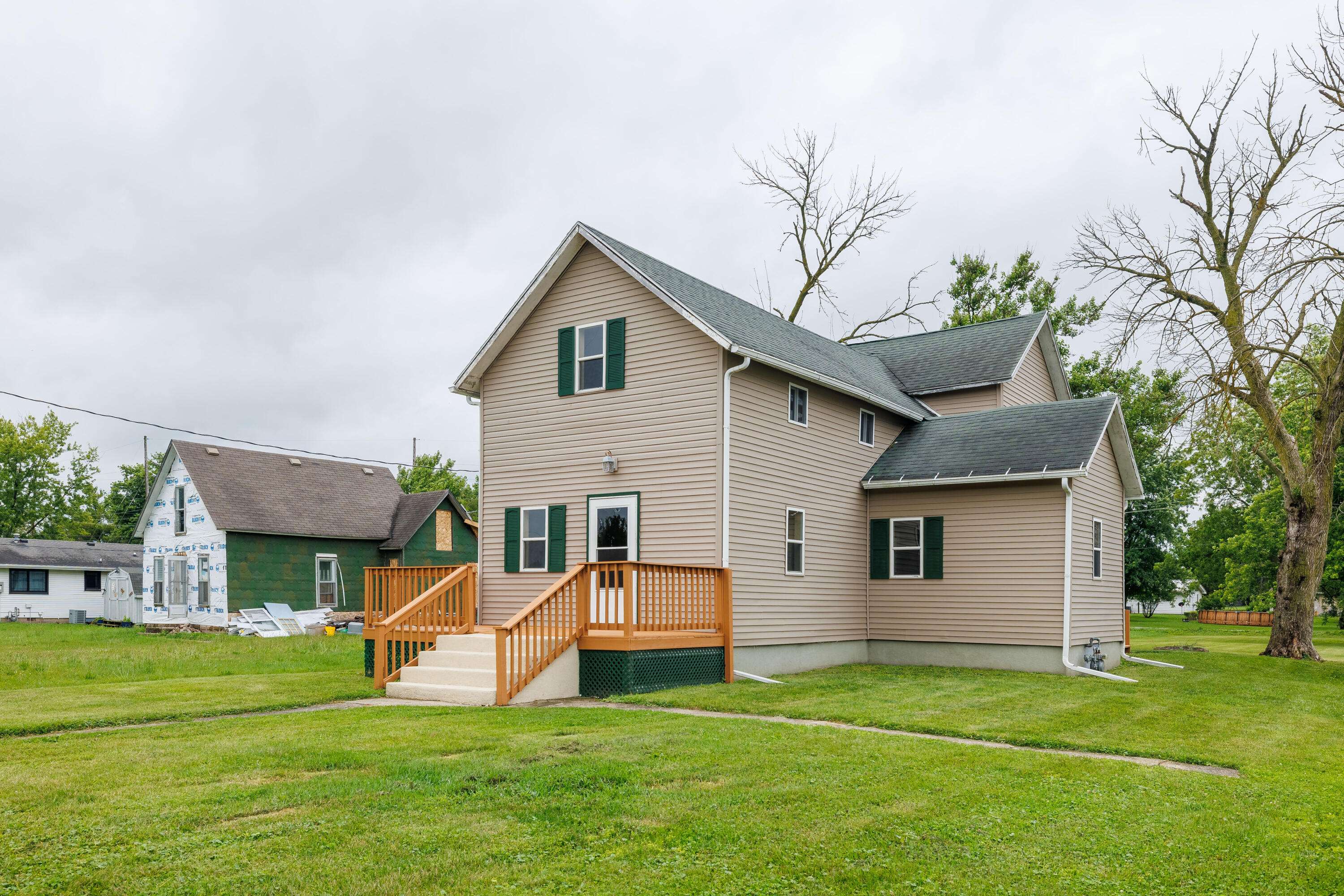 205 W Railroad Street, Kentland, IN 47951