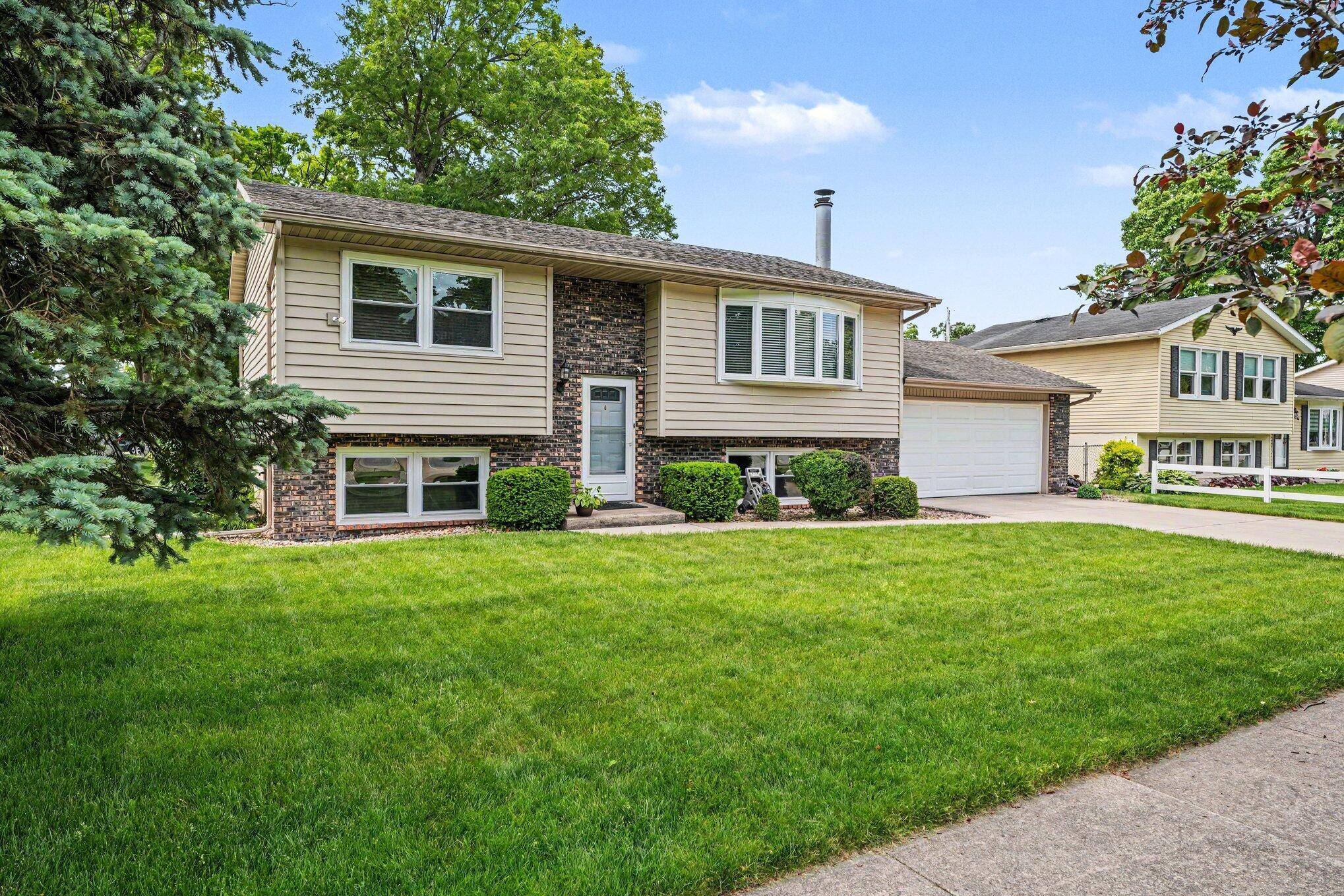 2801 Crabapple Lane, Hobart, IN 46342