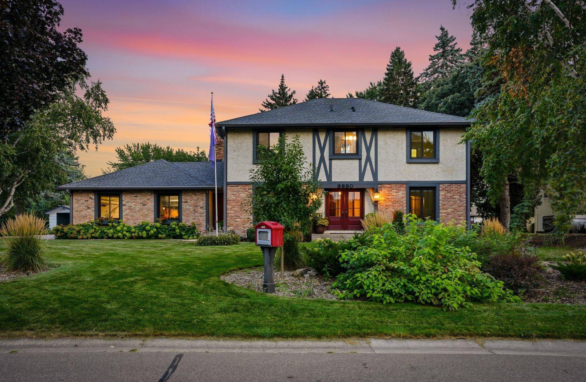 9890 161st ST W, Lakeville, MN 55044