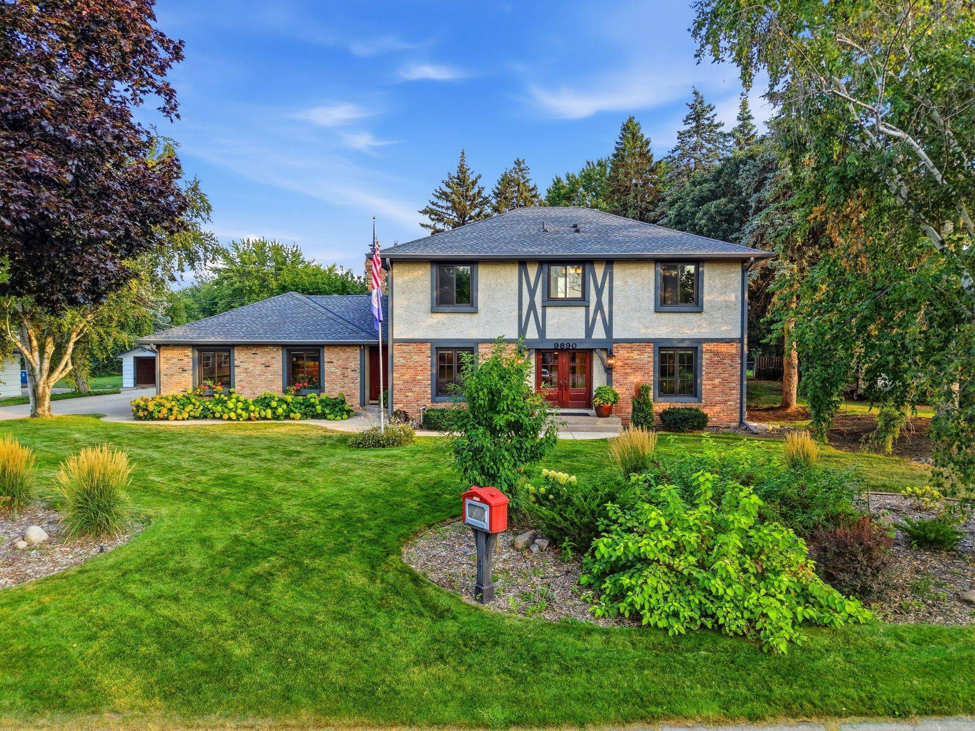 9890 161st ST W, Lakeville, MN 55044