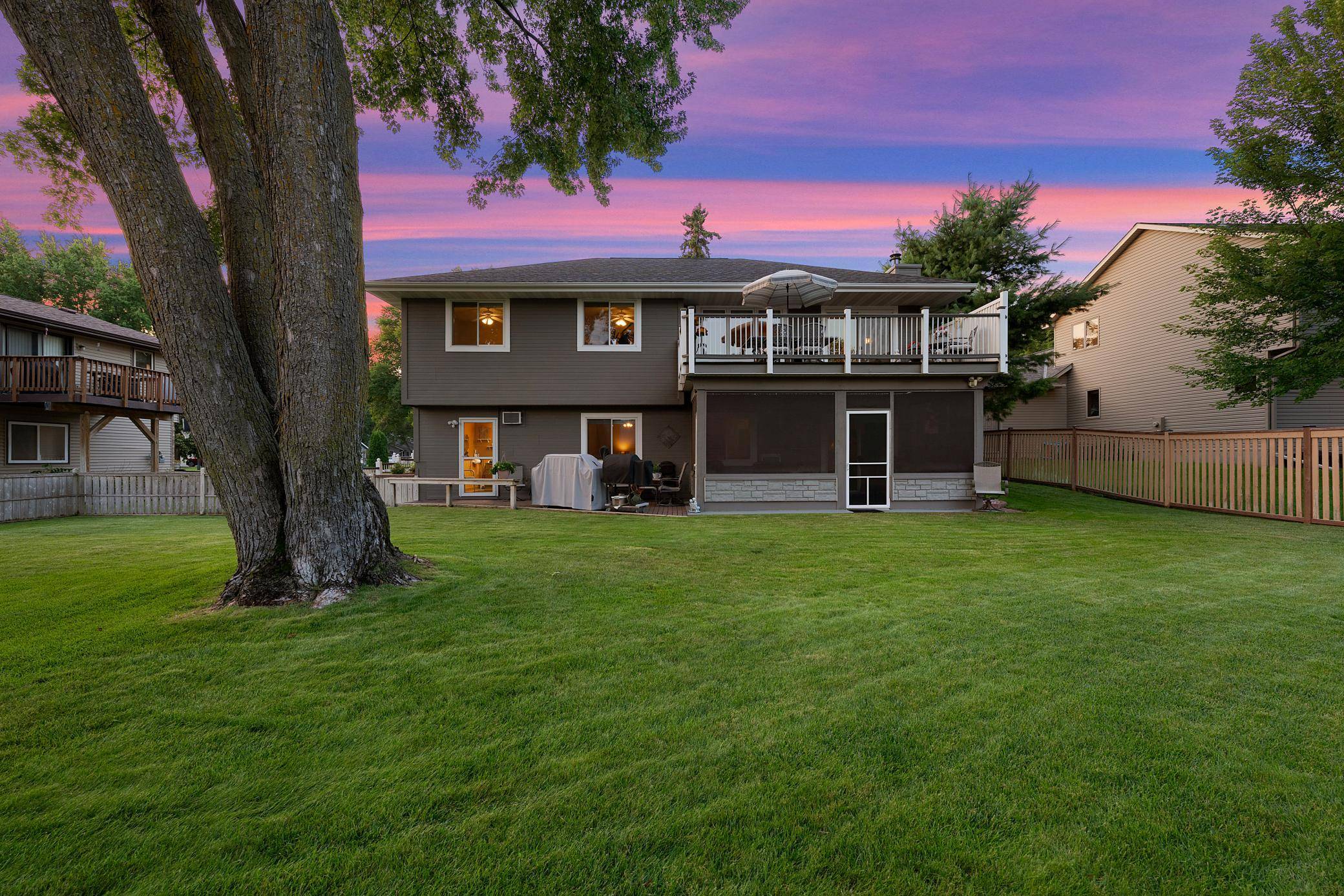 920 100th LN NE, Blaine, MN 55434