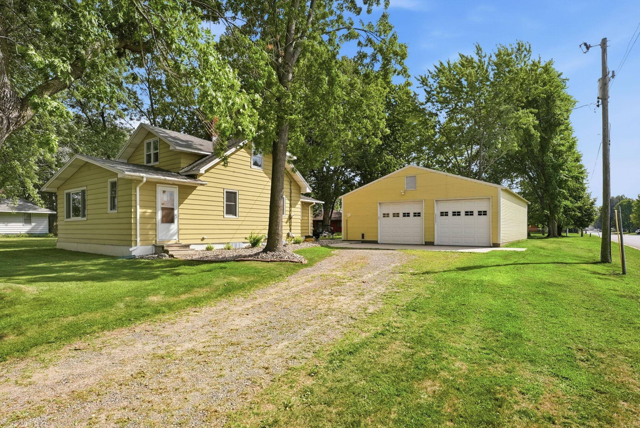420 1st ST NE, Avon, MN 56310
