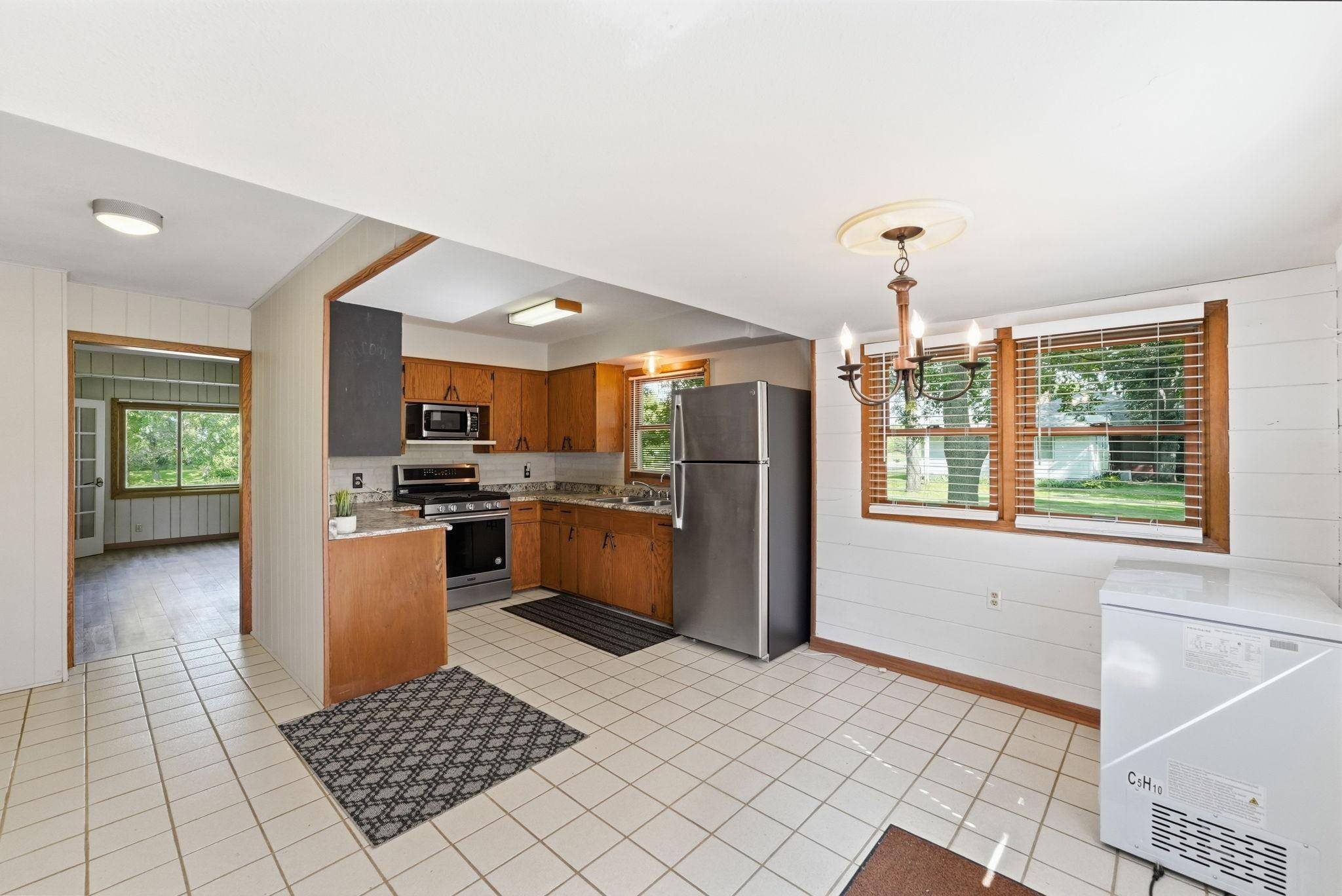 420 1st ST NE, Avon, MN 56310