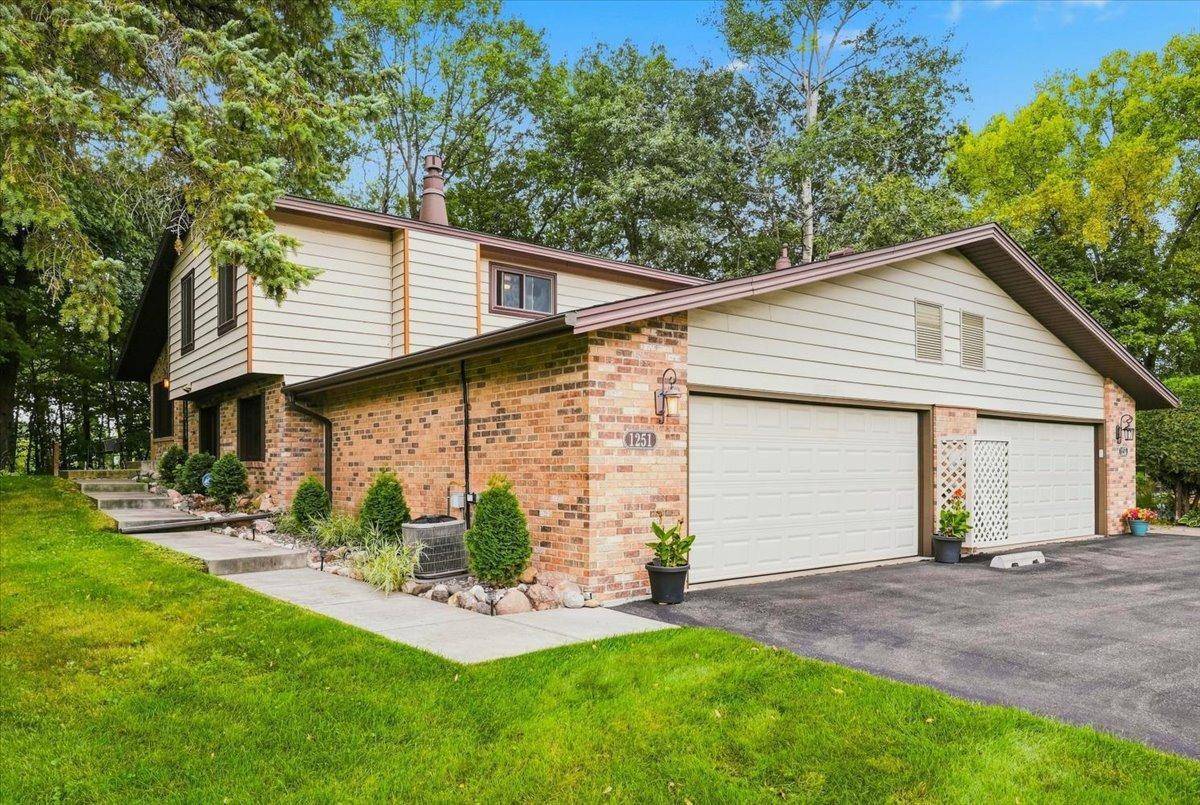 1251 Archer LN N, Plymouth, MN 55447