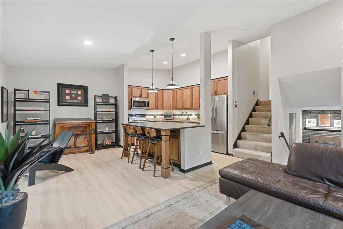 1251 Archer LN N, Plymouth, MN 55447