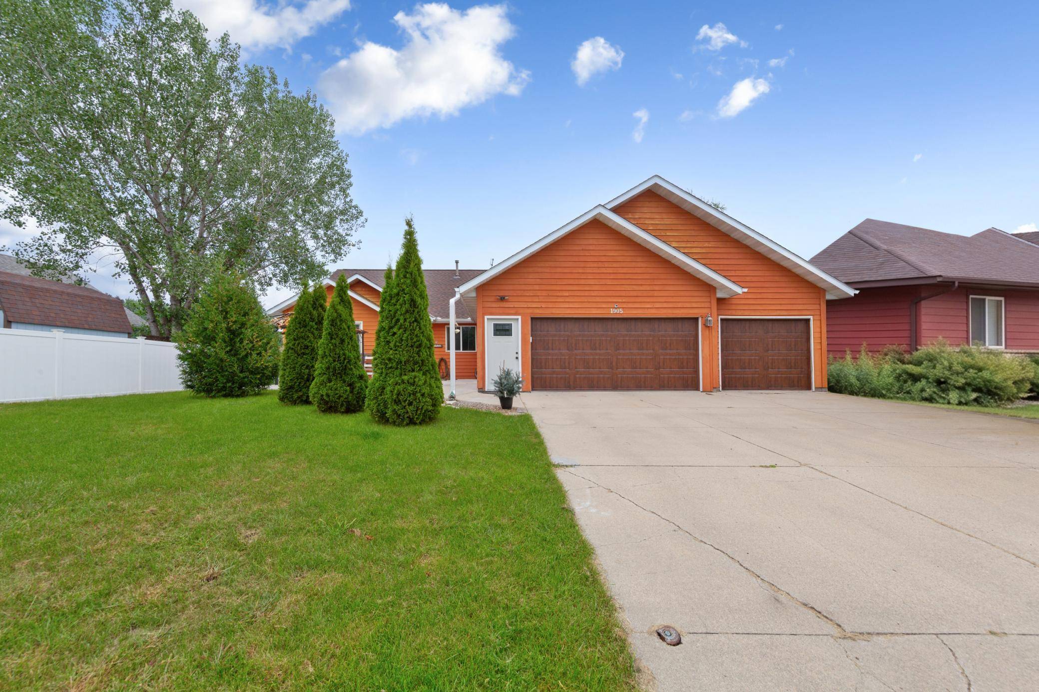 1905 Prairie LN NE, Owatonna, MN 55060
