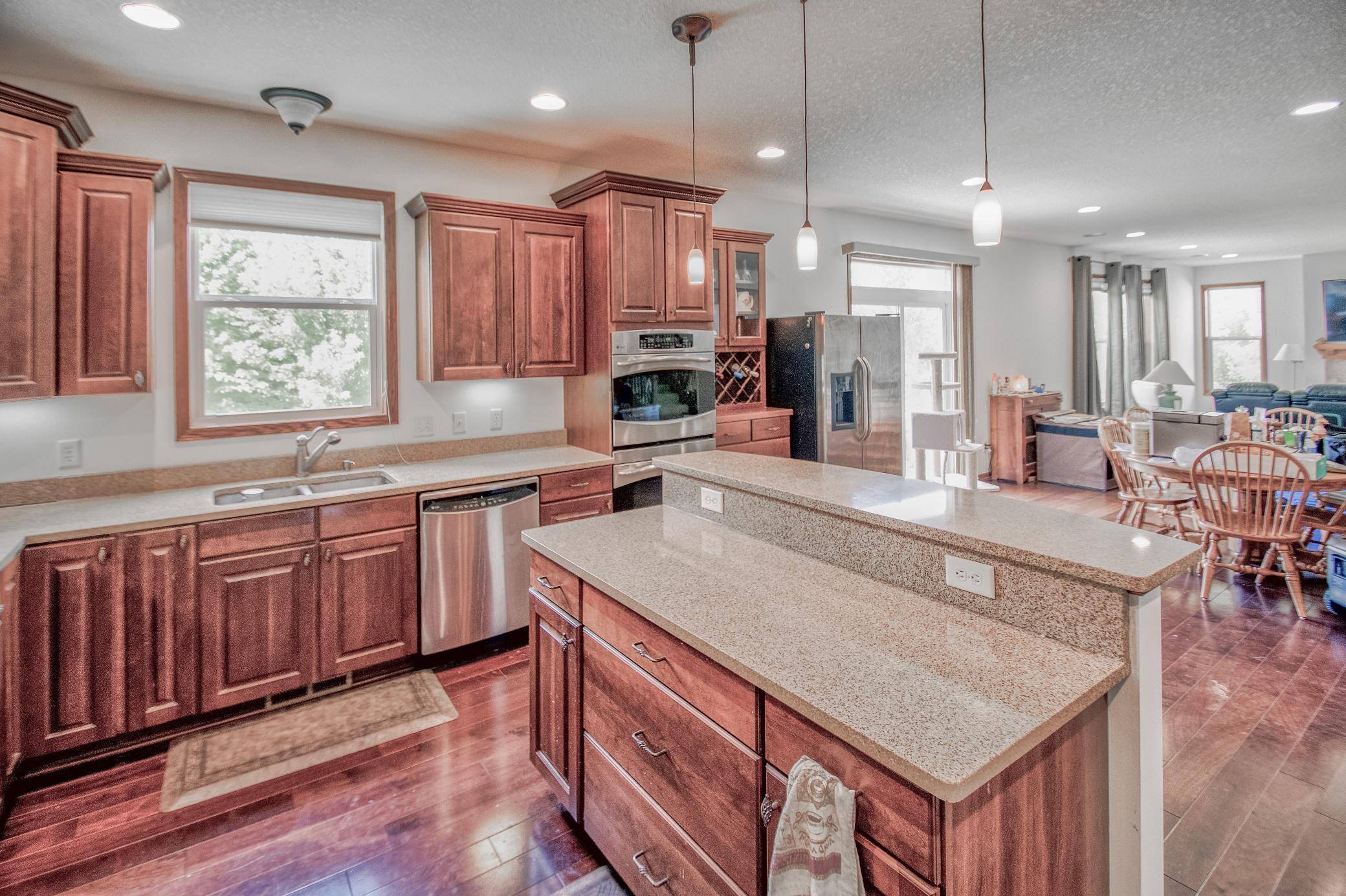 7243 Kimberly LN N, Maple Grove, MN 55311